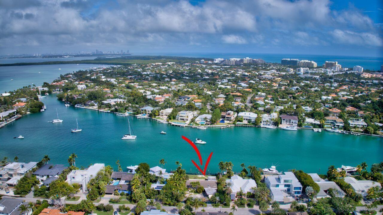 Foto de propiedad en 631 N Mashta Drive, Key Biscayne, FL 33149 Key Biscayne con MLS# 