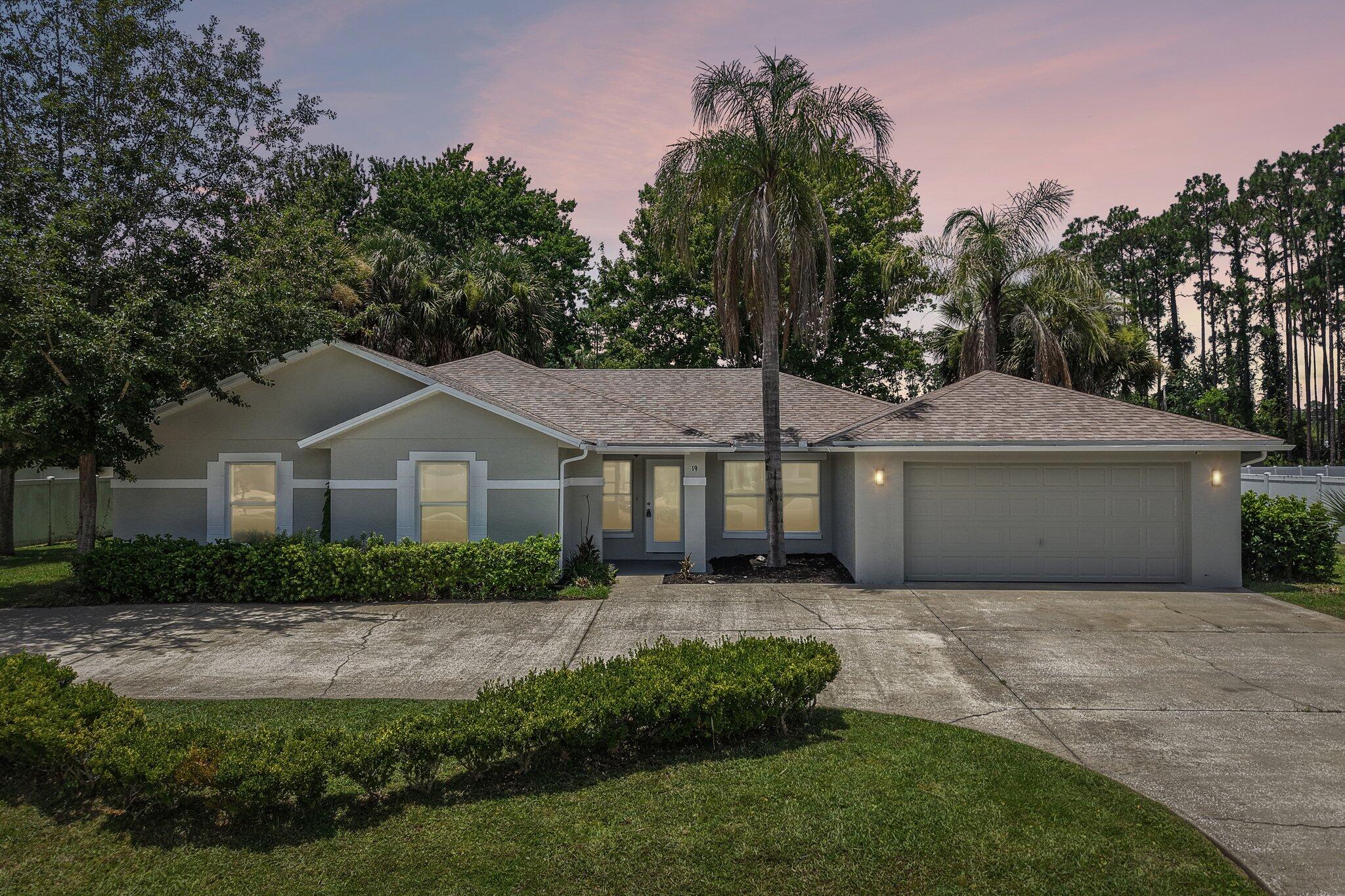 Foto de propiedad en 19 Emerson Drive, Palm Coast, FL 32164 Palm Coast con MLS# 