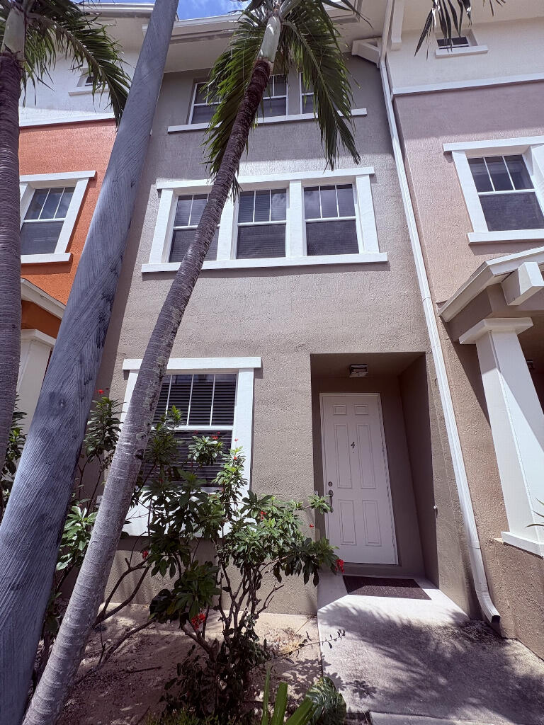 Foto de propiedad en 1740 San Benito Way 4, West Palm Beach, FL 33401 West Palm Beach con MLS# 