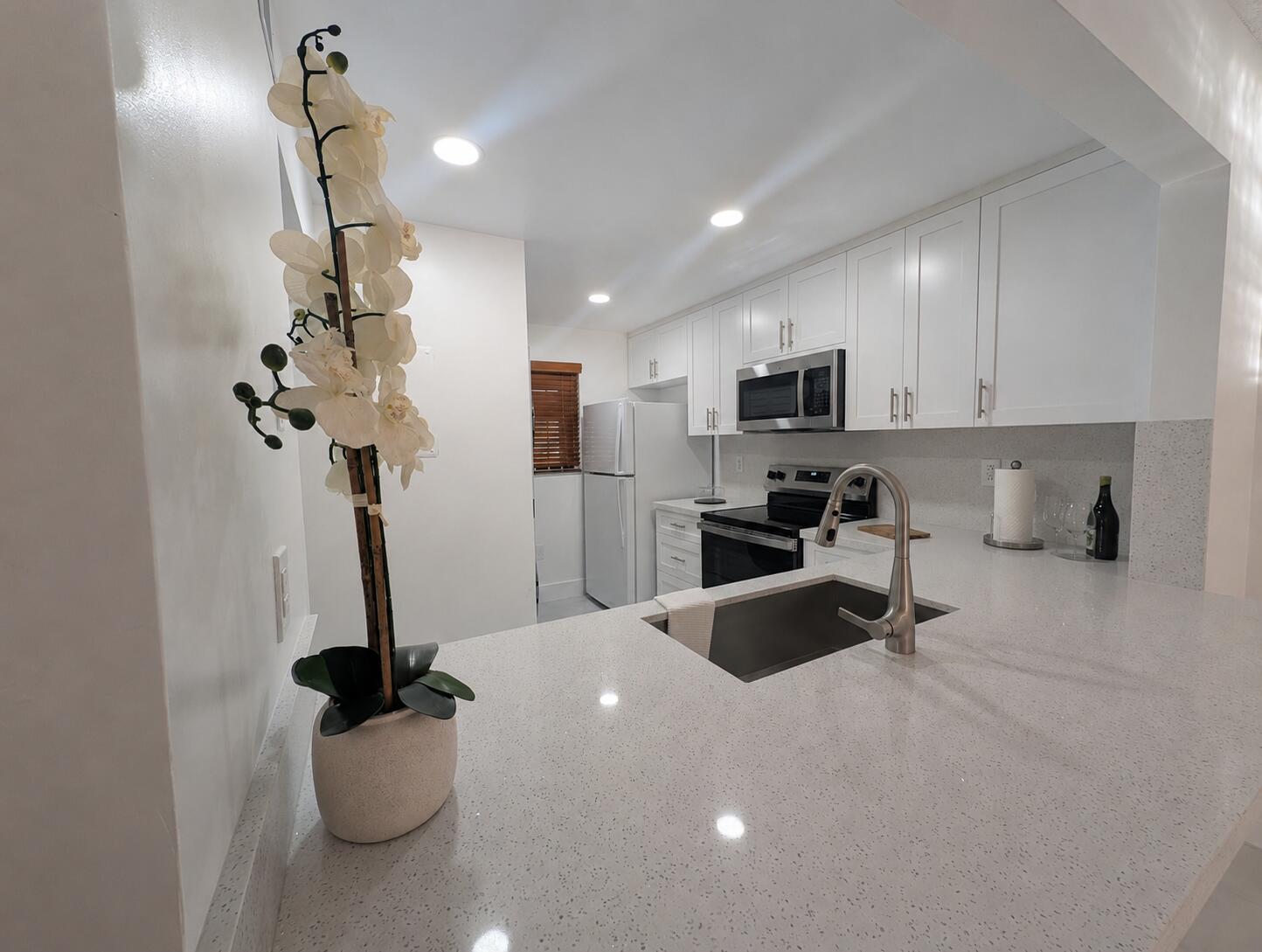 En Renta 10317 NW 9th St Circle 102-9, Miami, FL 33172, Miami, FL 33172