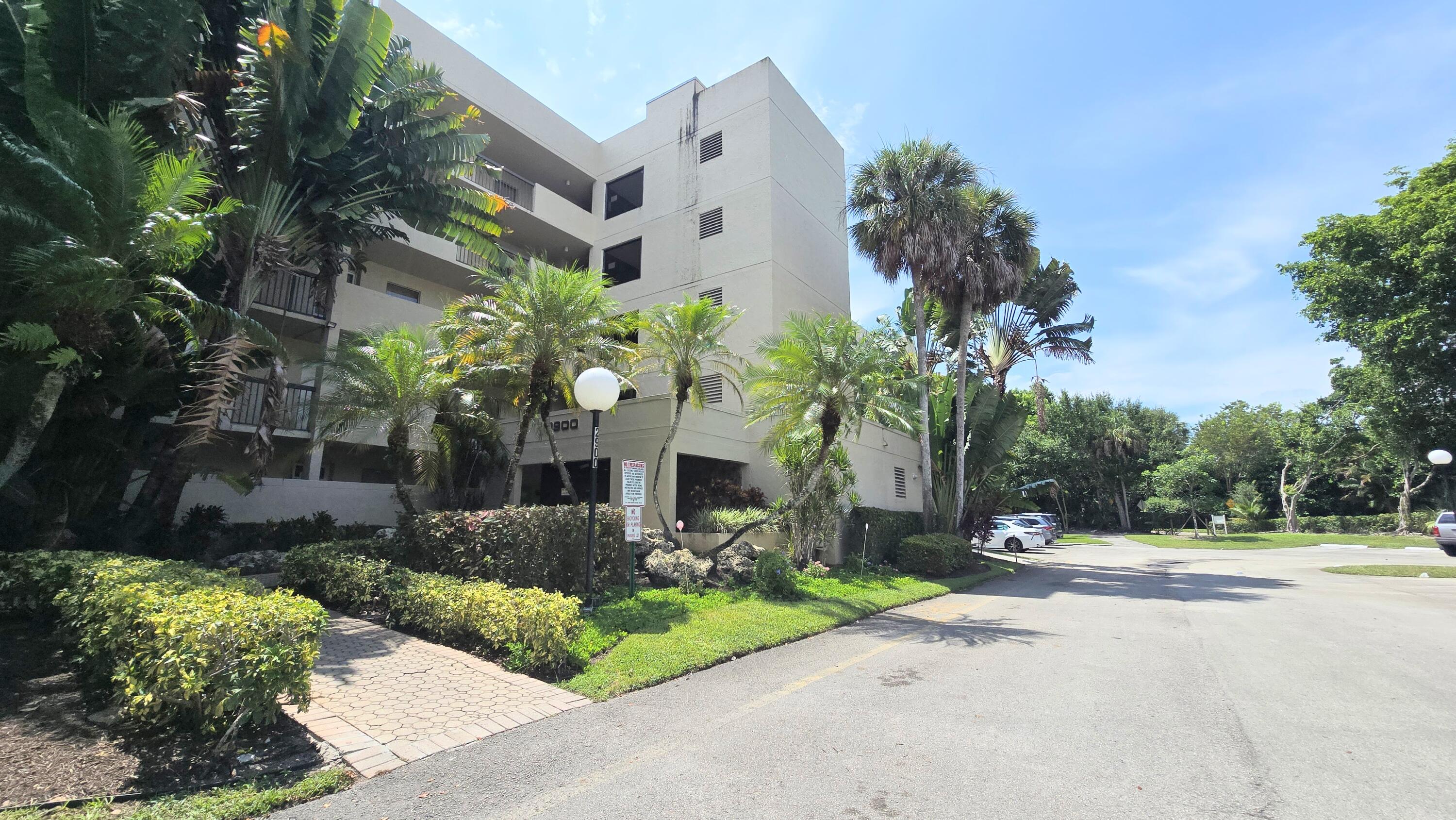 Foto de propiedad en 2900 NW 42nd Avenue A306, Coconut Creek, FL 33066 Coconut Creek con MLS# 