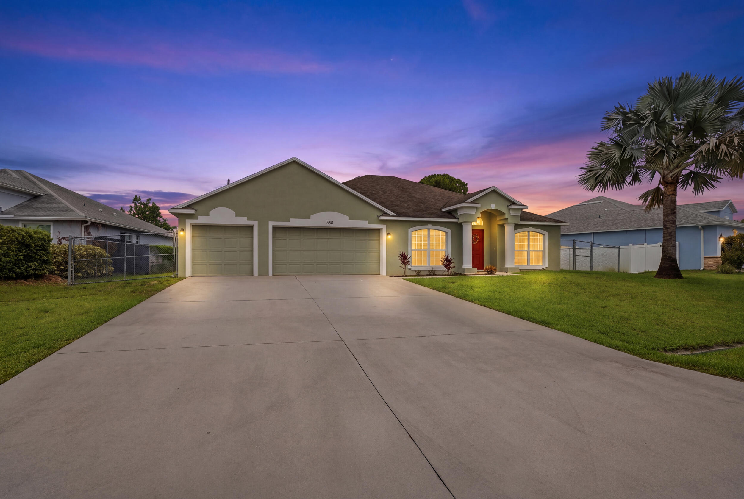 Foto de propiedad en 558 SW SOUTH QUICK Circle, Port St. Lucie, FL 34953 Port St. Lucie con MLS# 