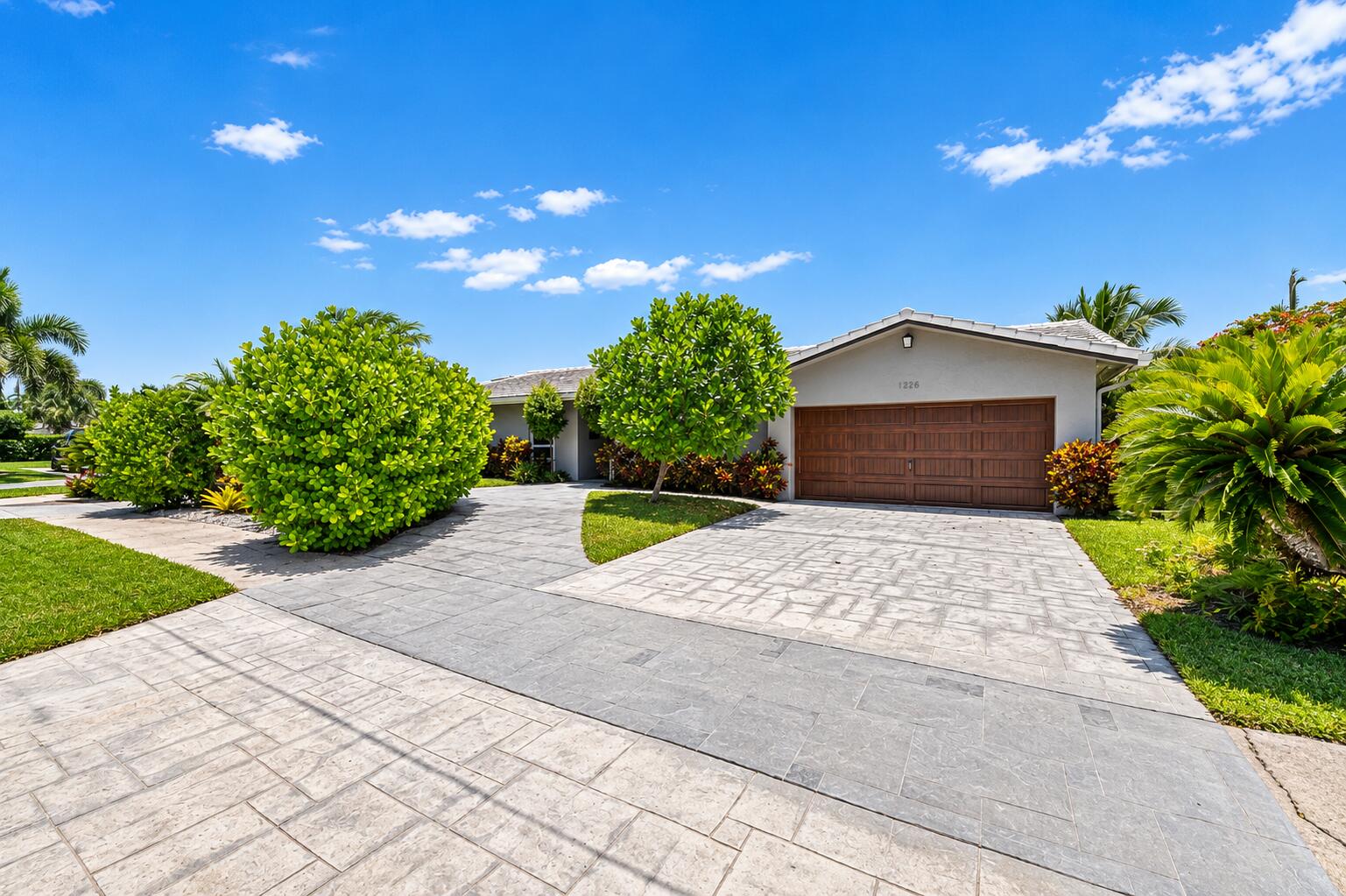 Foto de propiedad en 1226 SE 14TH Street, Deerfield Beach, FL 33441 Deerfield Beach con MLS# 