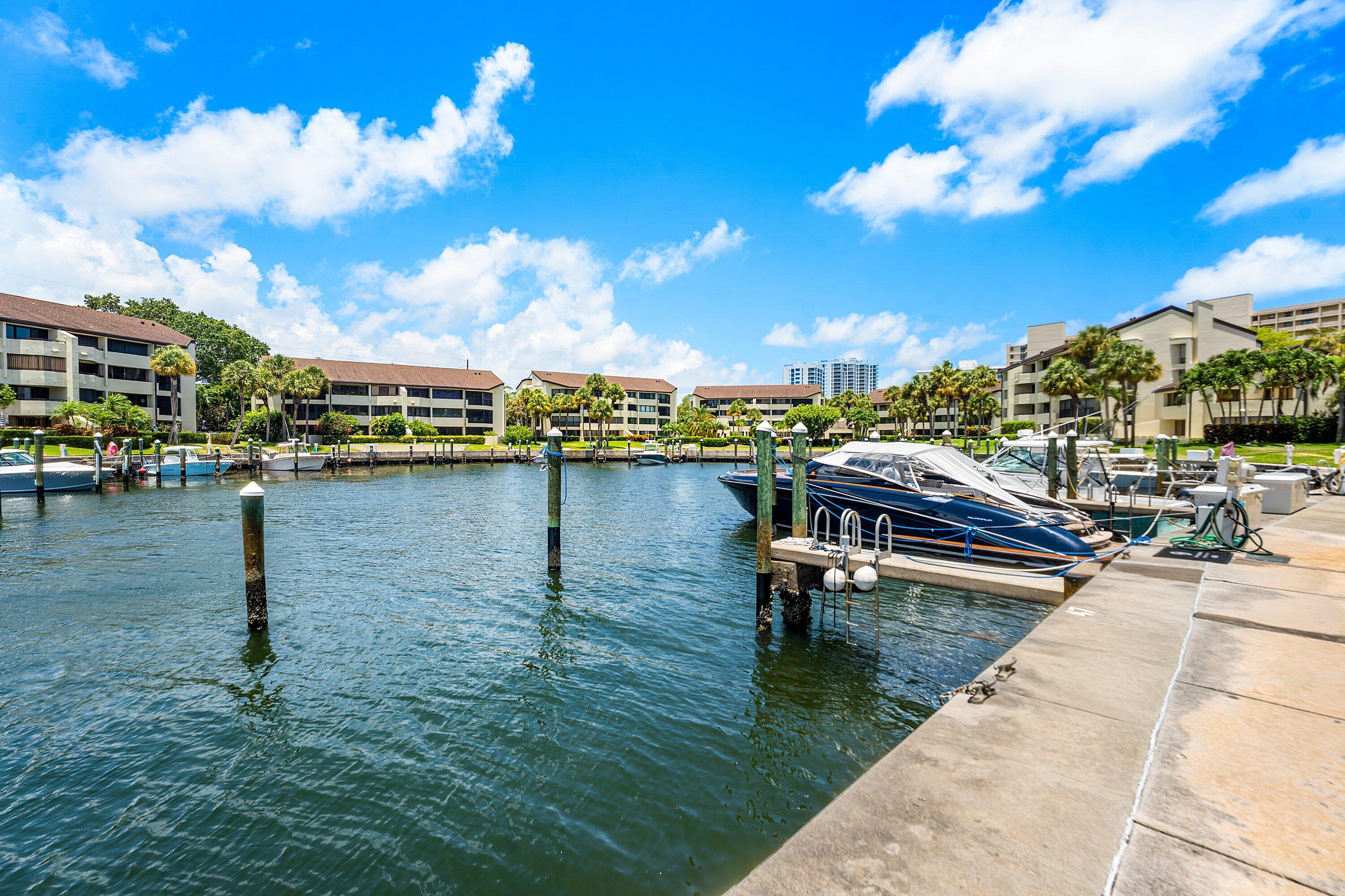 Foto de propiedad en 1125 E Marine Way E J3l, North Palm Beach, FL 33408 North Palm Beach con MLS# 