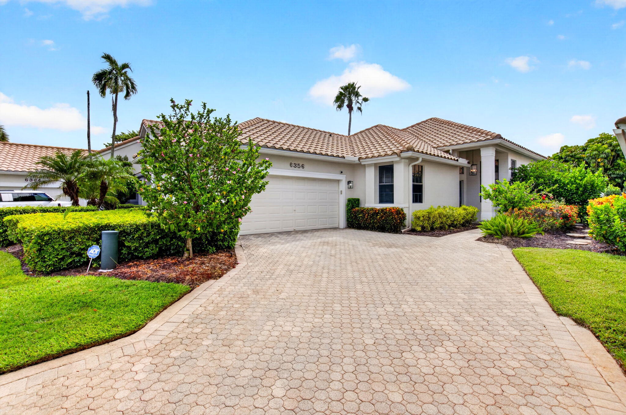 Foto de propiedad en 6356 NW 25th Way, Boca Raton, FL 33496 Boca Raton con MLS# 