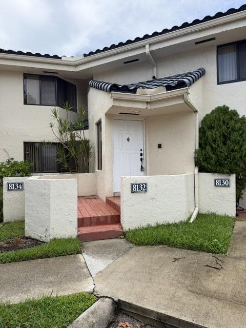 Foto de propiedad en 8132 NW 15TH Manor 8132, Plantation, FL 33322 Plantation con MLS# 