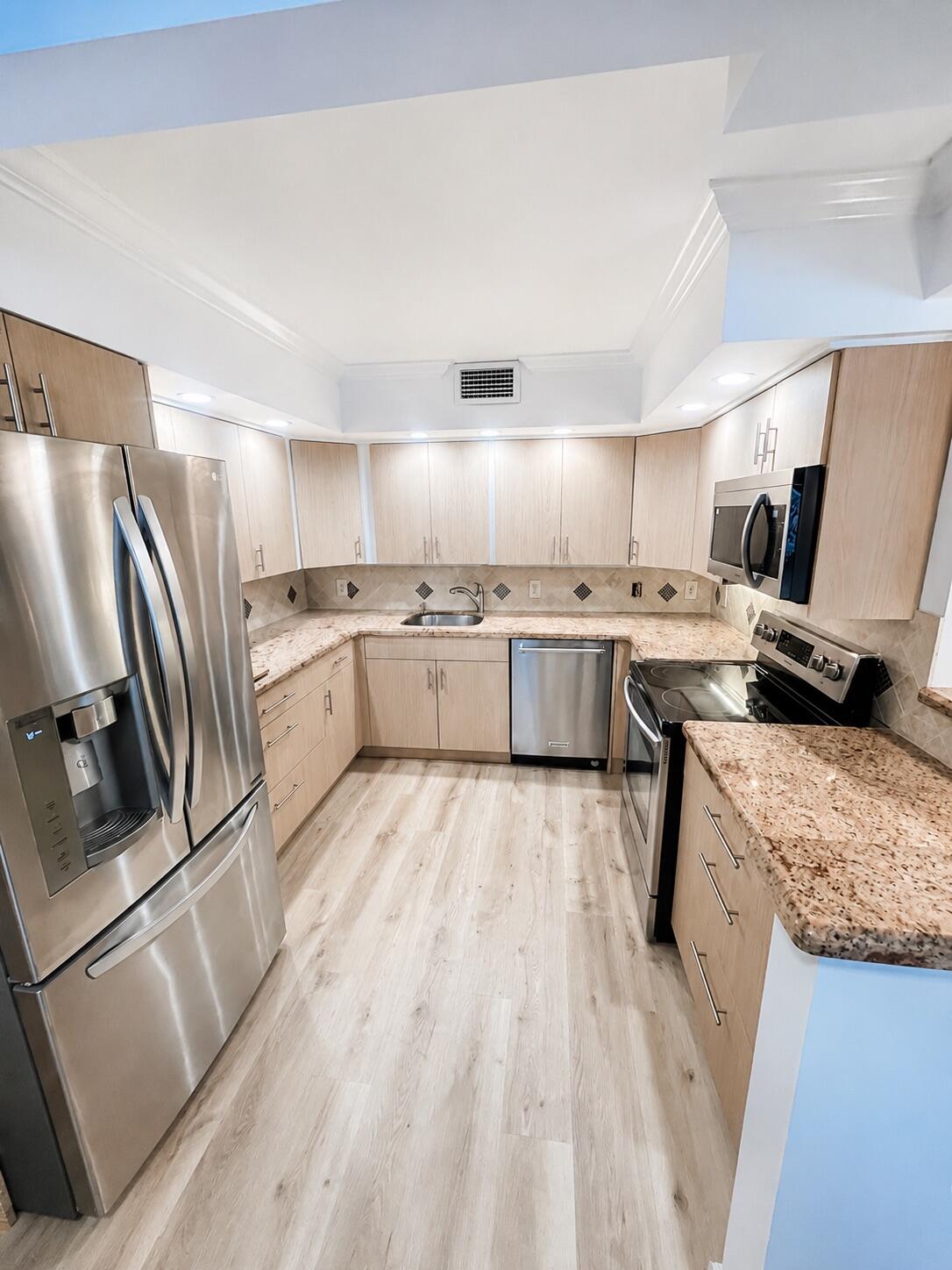Foto de propiedad en 2035 LINCOLN B, Boca Raton, FL 33434 Boca Raton con MLS# 