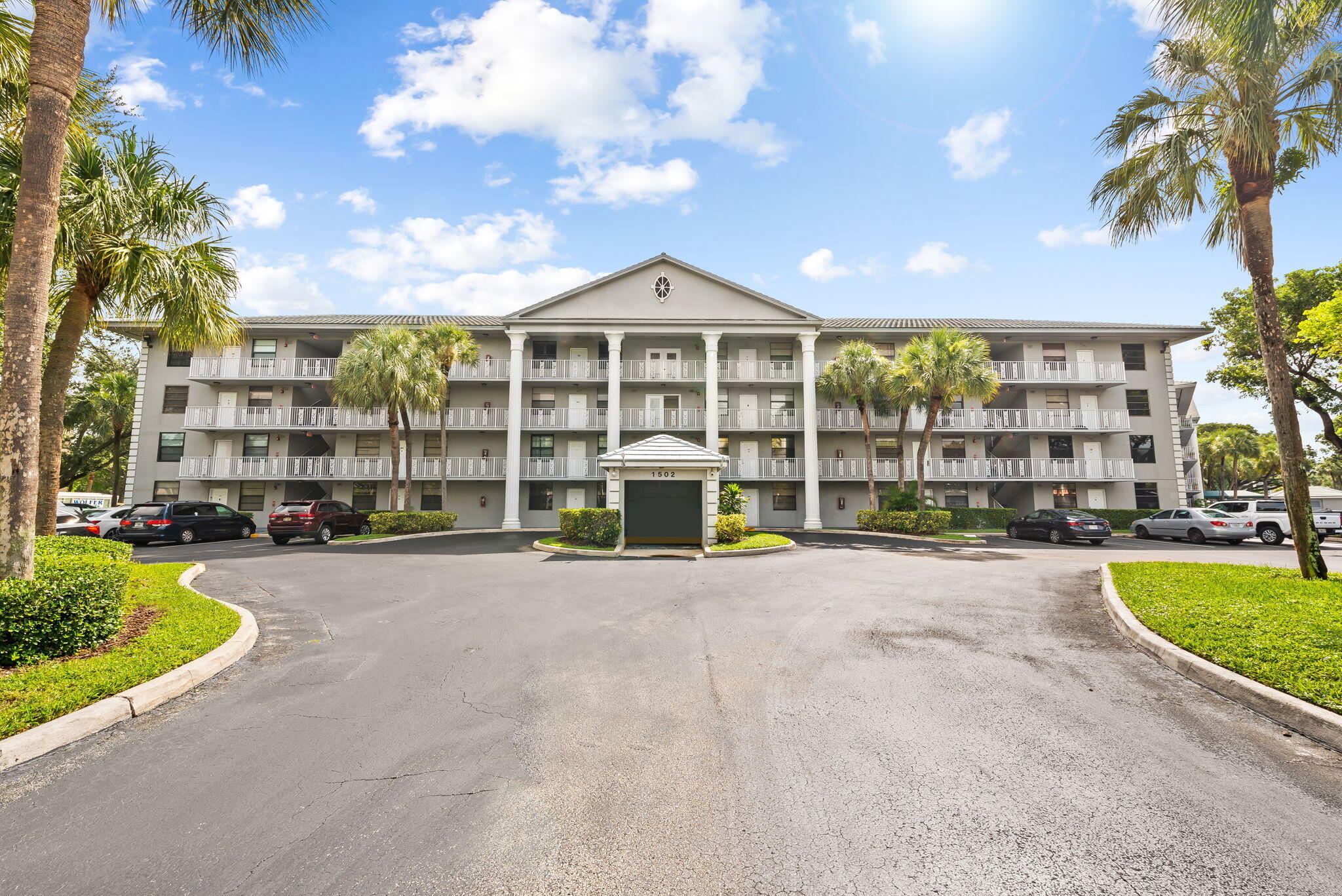 Foto de propiedad en 1502 Whitehall Drive 403, Davie, FL 33324 Davie con MLS# 
