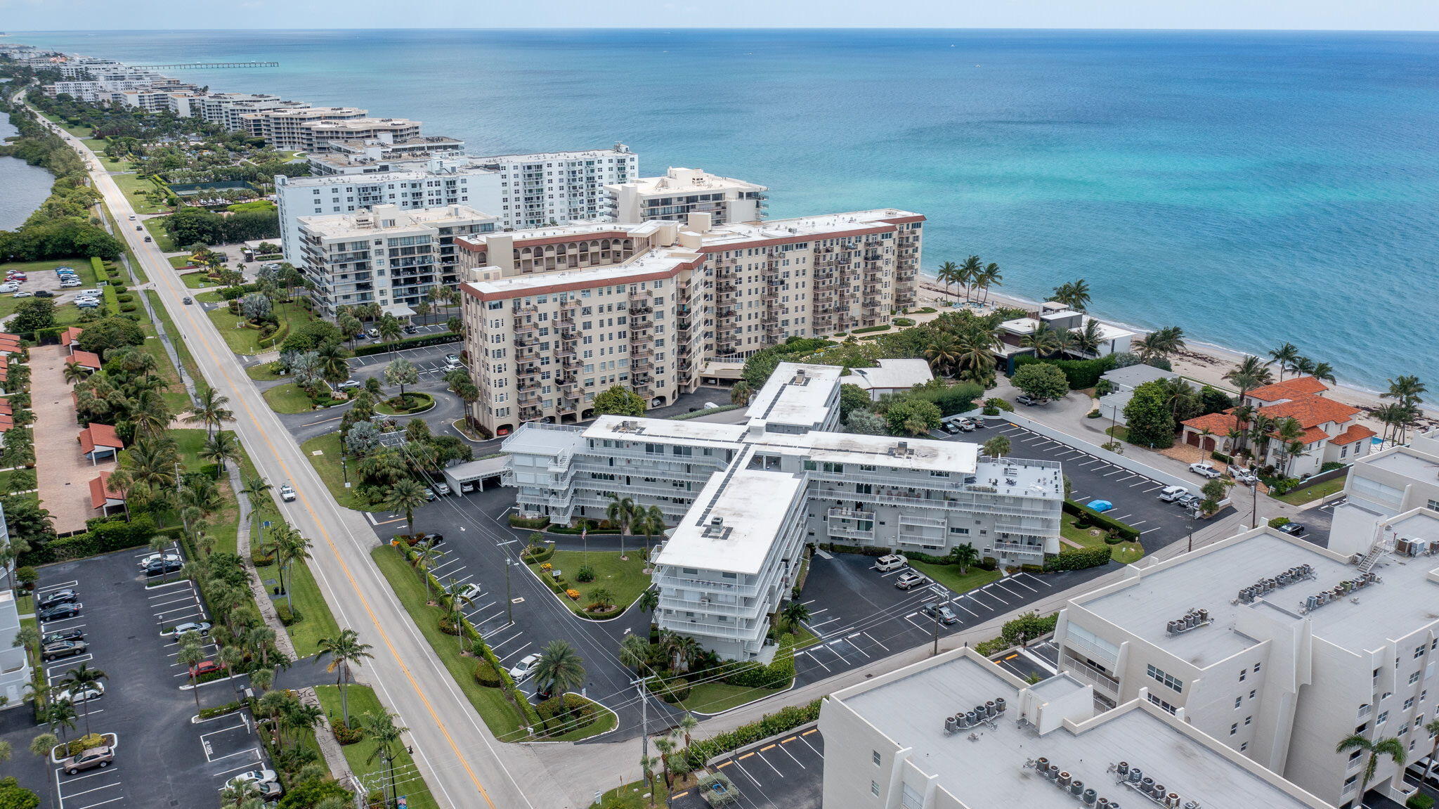 Foto de propiedad en 3500 S Ocean Boulevard 405, South Palm Beach, FL 33480 South Palm Beach con MLS# 