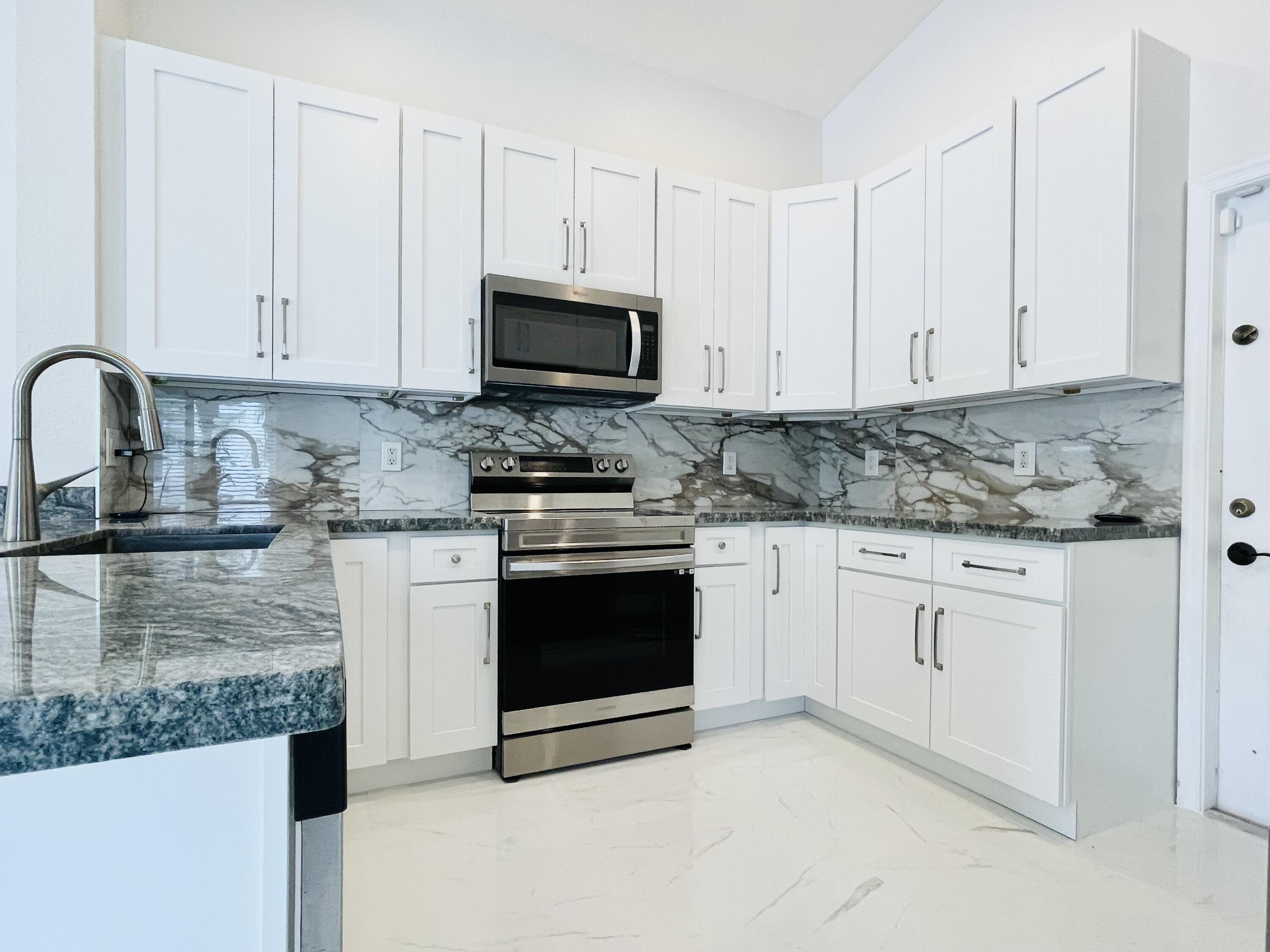 Foto de propiedad en 4354 Mahogany Ridge Drive, Weston, FL 33331 Weston con MLS# 