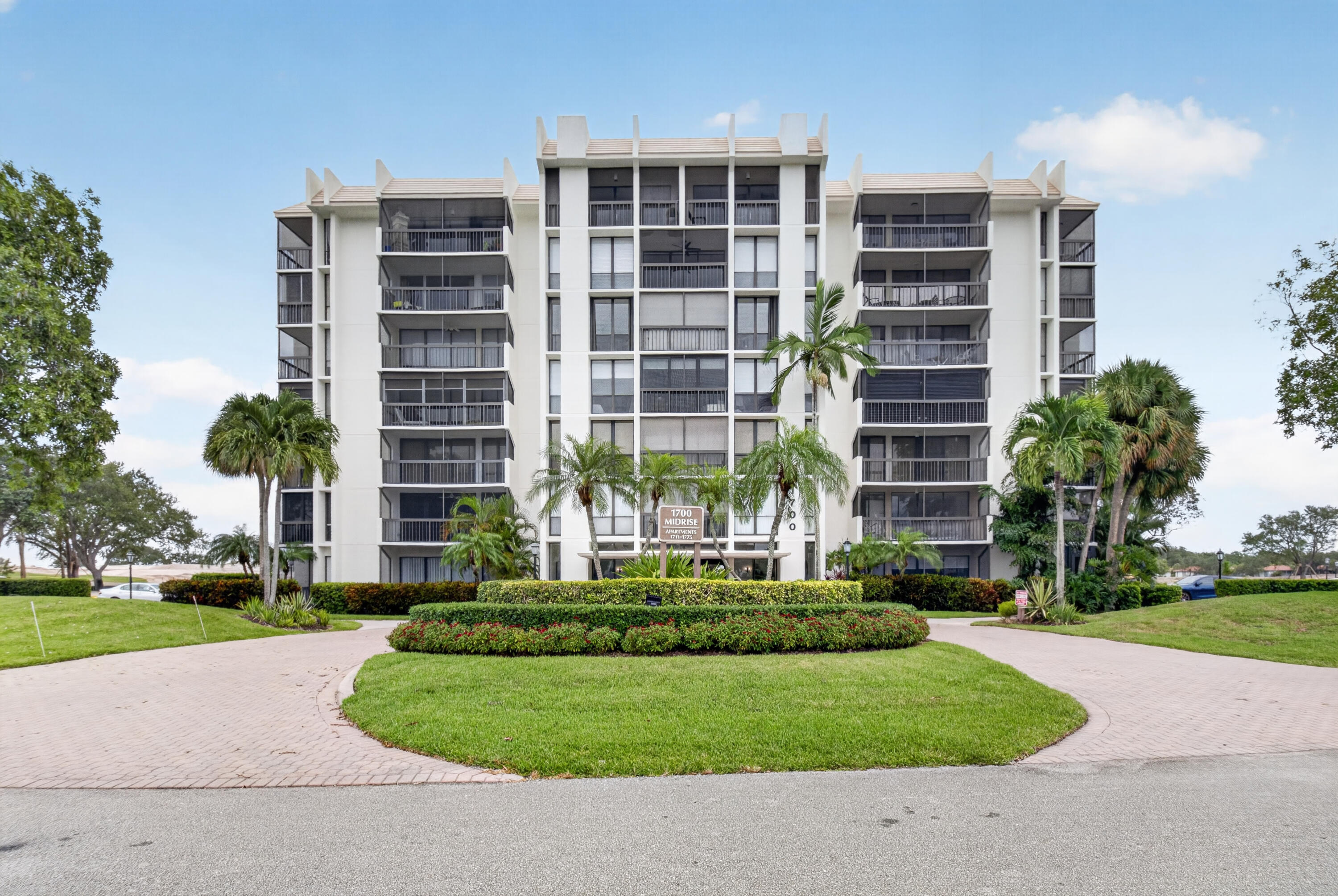 Foto de propiedad en 1761 SE Bridgewood Drive, Boca Raton, FL 33434 Boca Raton con MLS# 