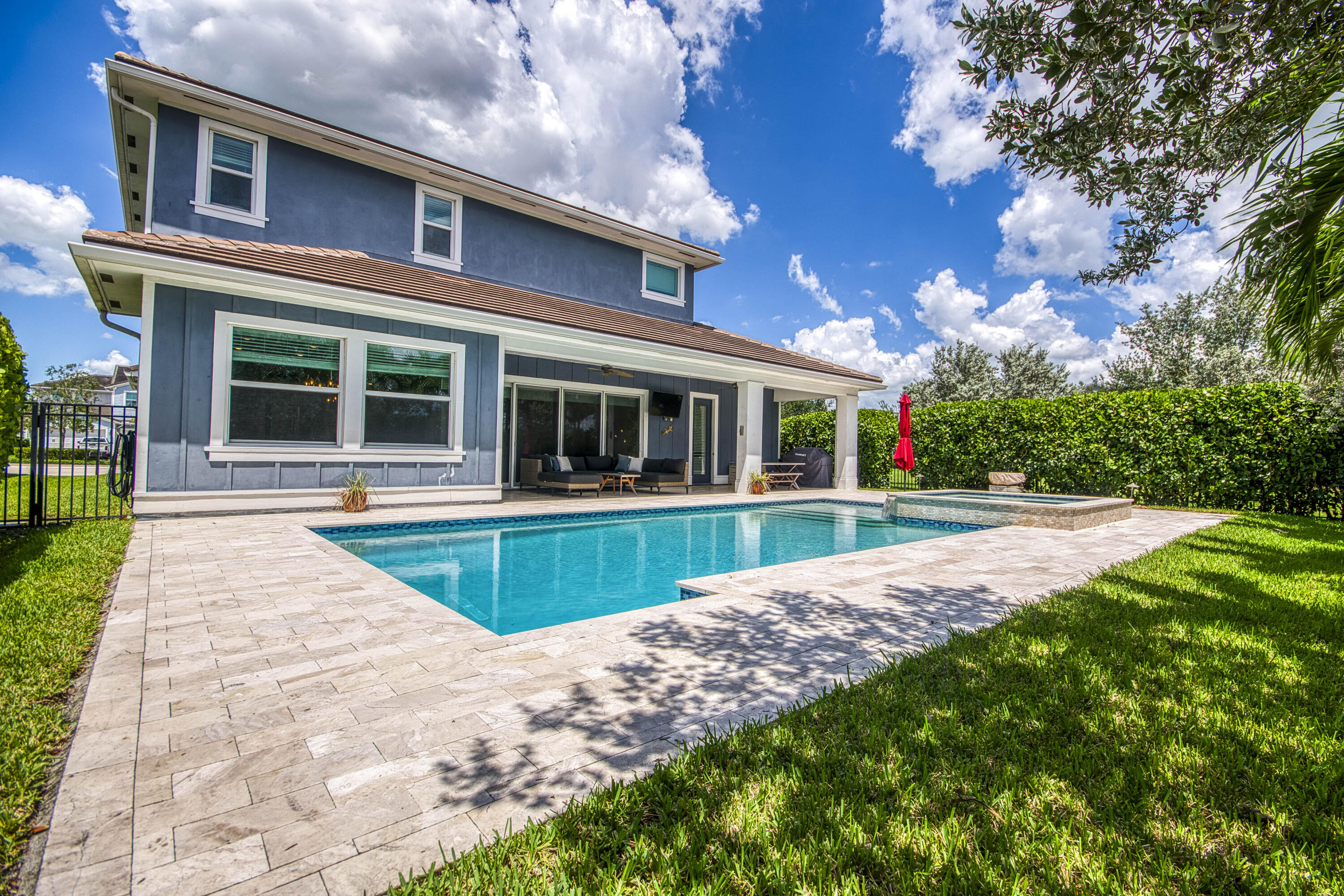 Foto de propiedad en 1086 Ember Ridge Run, Loxahatchee, FL 33470 Loxahatchee con MLS# 