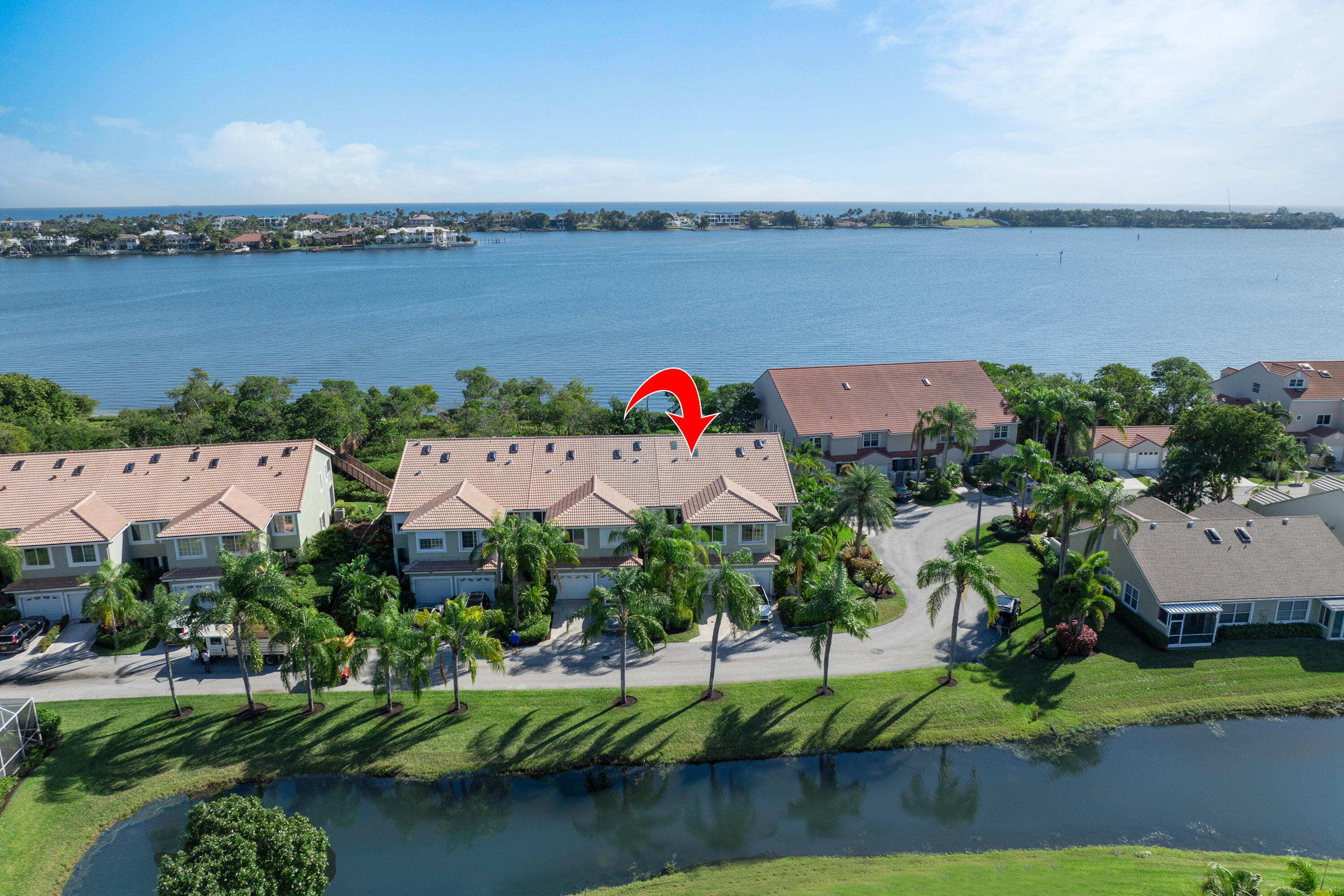 Foto de propiedad en 88 N Lakeshore Drive, Hypoluxo, FL 33462 Hypoluxo con MLS# 