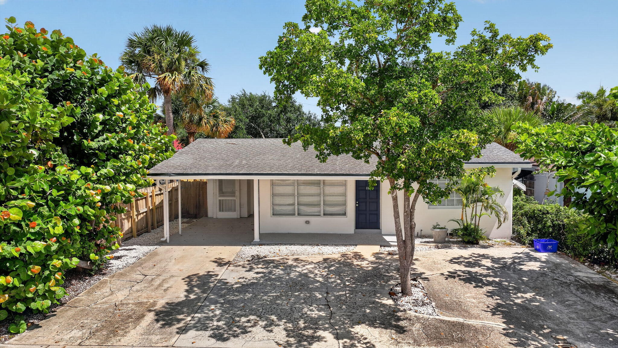 Foto de propiedad en 111 Euclid Boulevard, Lantana, FL 33462 Lantana con MLS# 