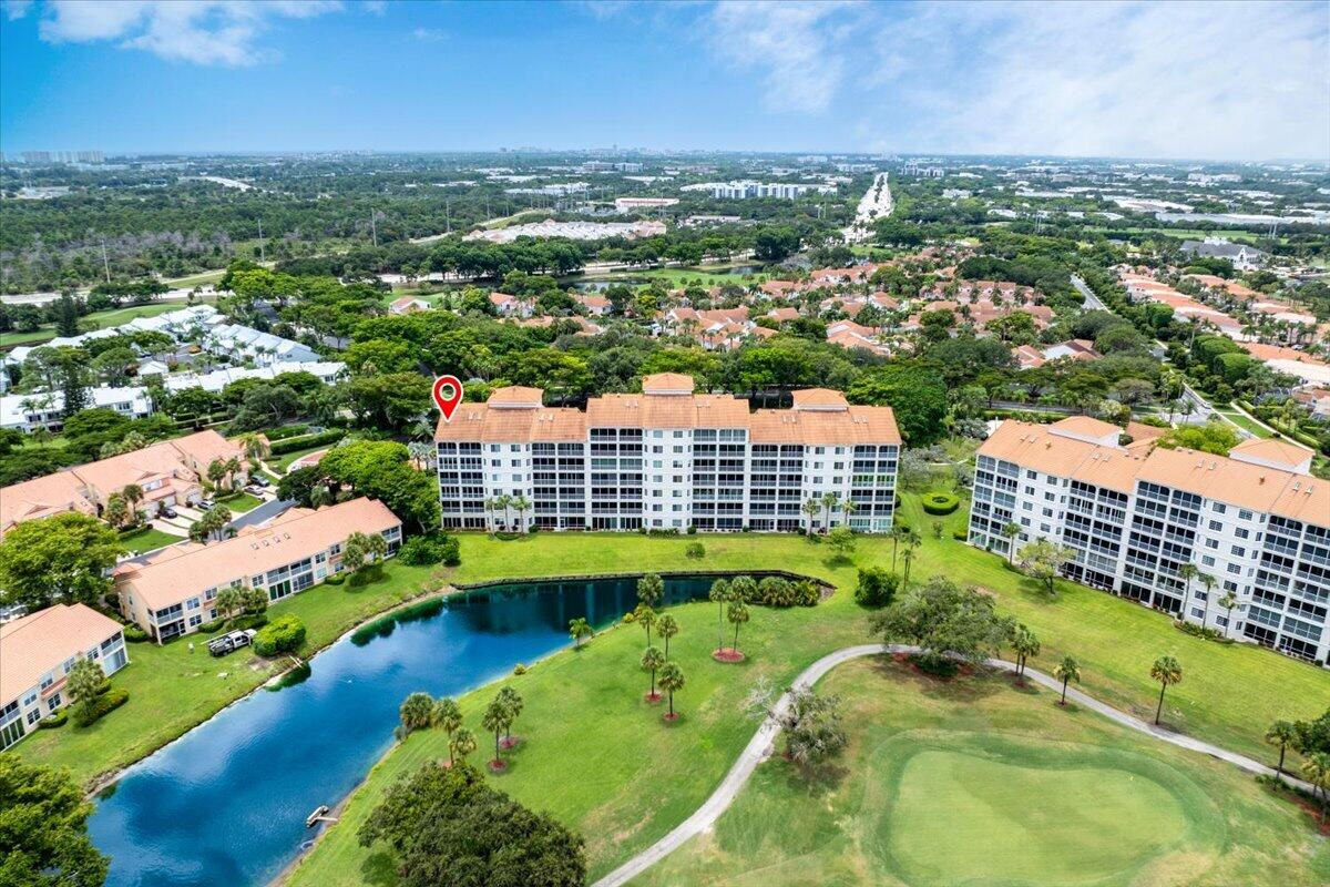 Foto de propiedad en 17047 Boca Club Boulevard 166B, Boca Raton, FL 33487 Boca Raton con MLS# 