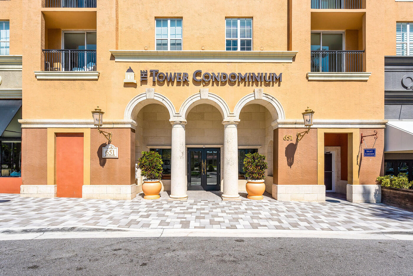 Foto de propiedad en 651 Okeechobee Boulevard 1104, West Palm Beach, FL 33401 West Palm Beach con MLS# 