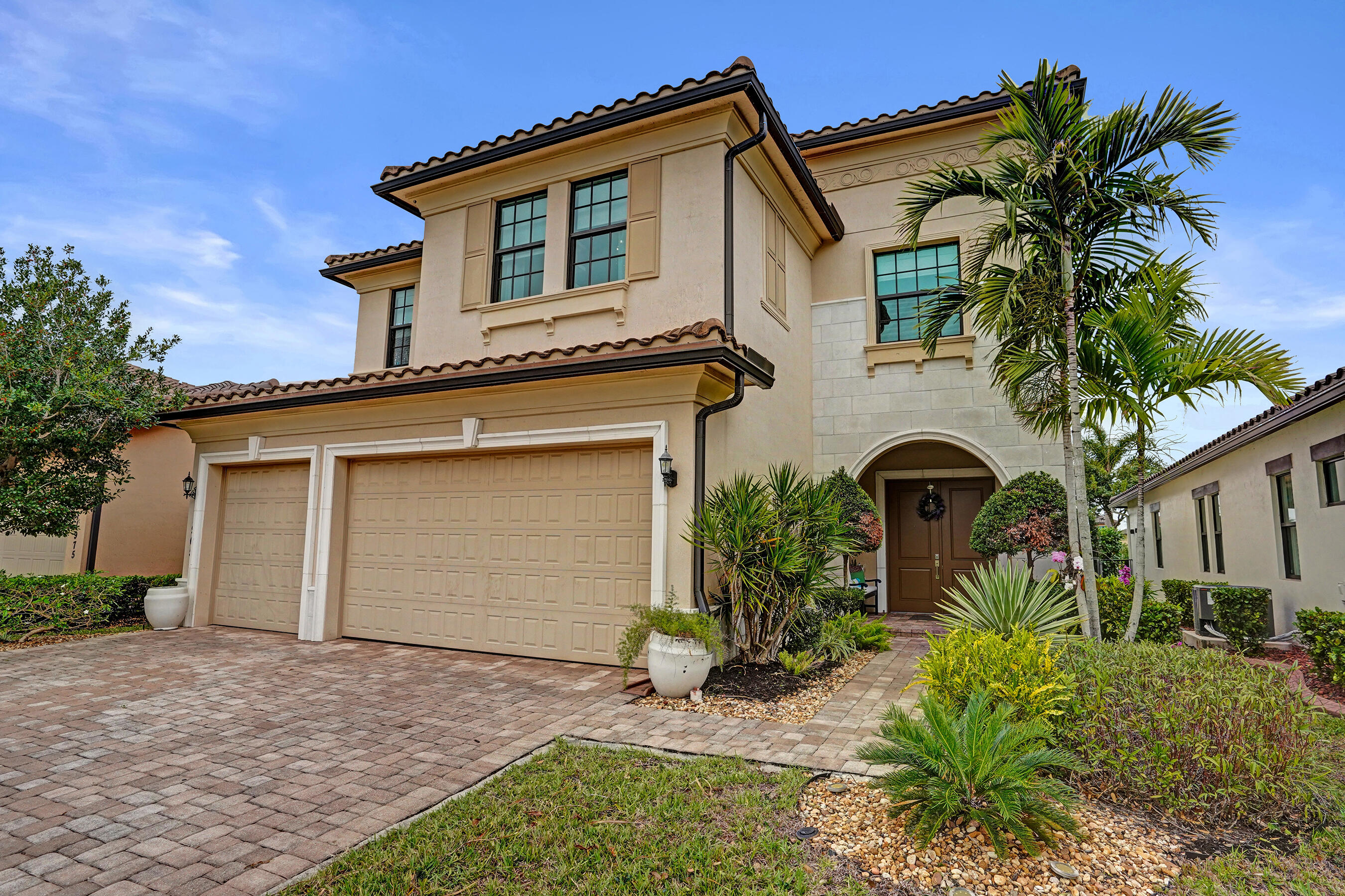 Foto de propiedad en 11965 S BAYPOINT Circle, Parkland, FL 33076 Parkland con MLS# 