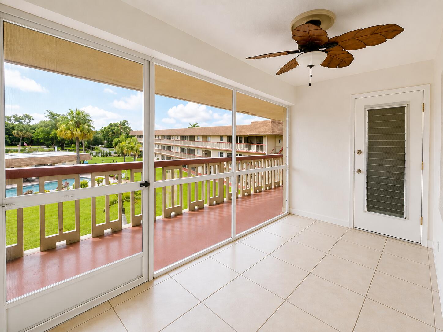 Foto de propiedad en 5300 WASHINGTON Street S313, Hollywood, FL 33021 Hollywood con MLS# 