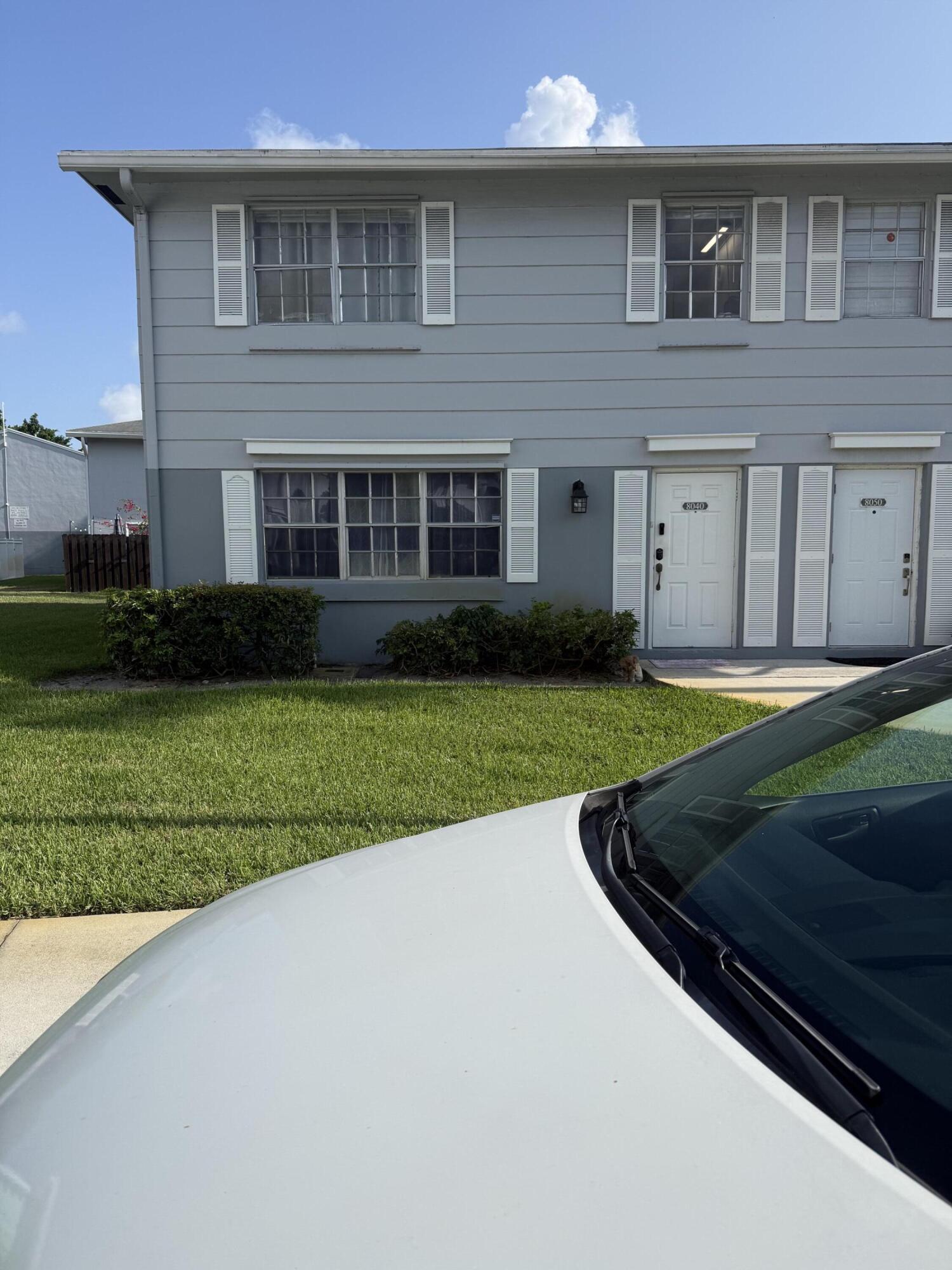 Foto de propiedad en 8040 SW 17TH Place 1-6, Davie, FL 33324 Davie con MLS# 