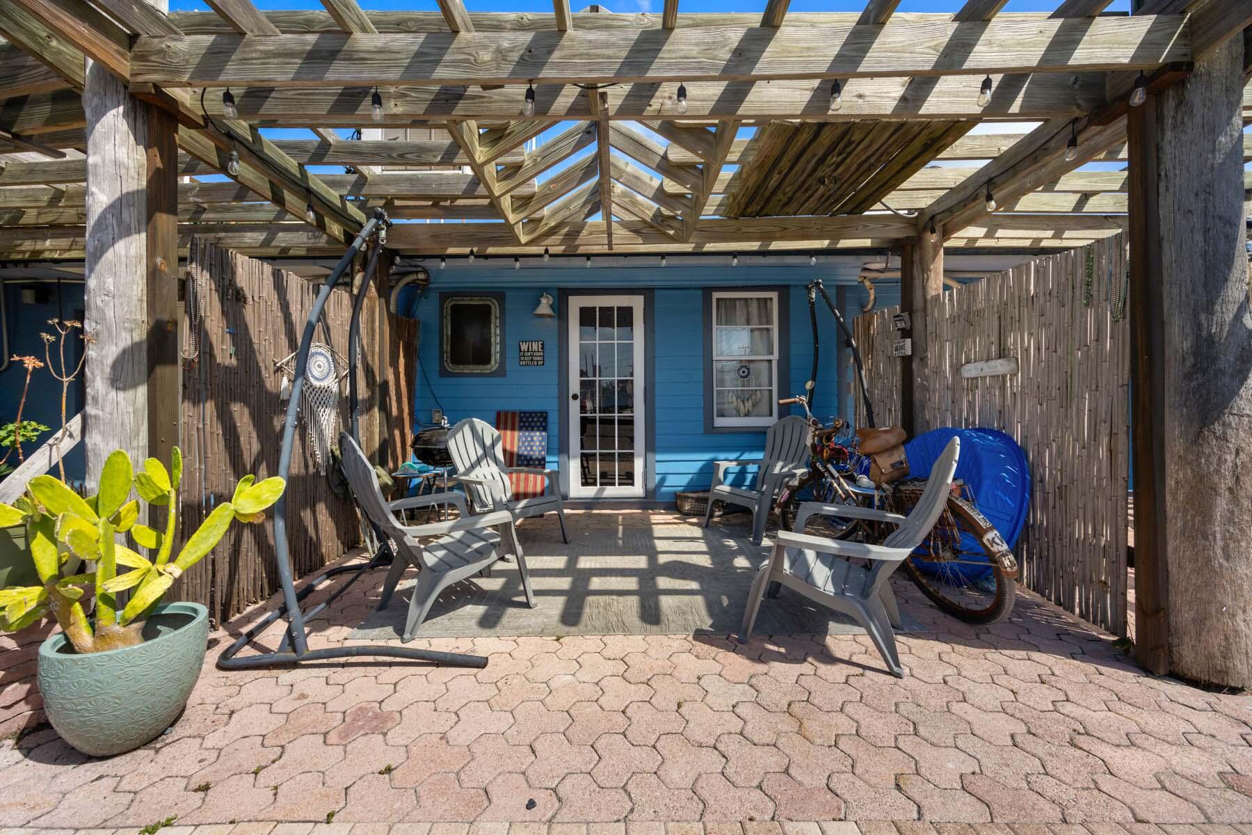 Foto de propiedad en 6810 FRONT Street B-15 & Slip 22, Key West, FL 33040 Key West con MLS# 