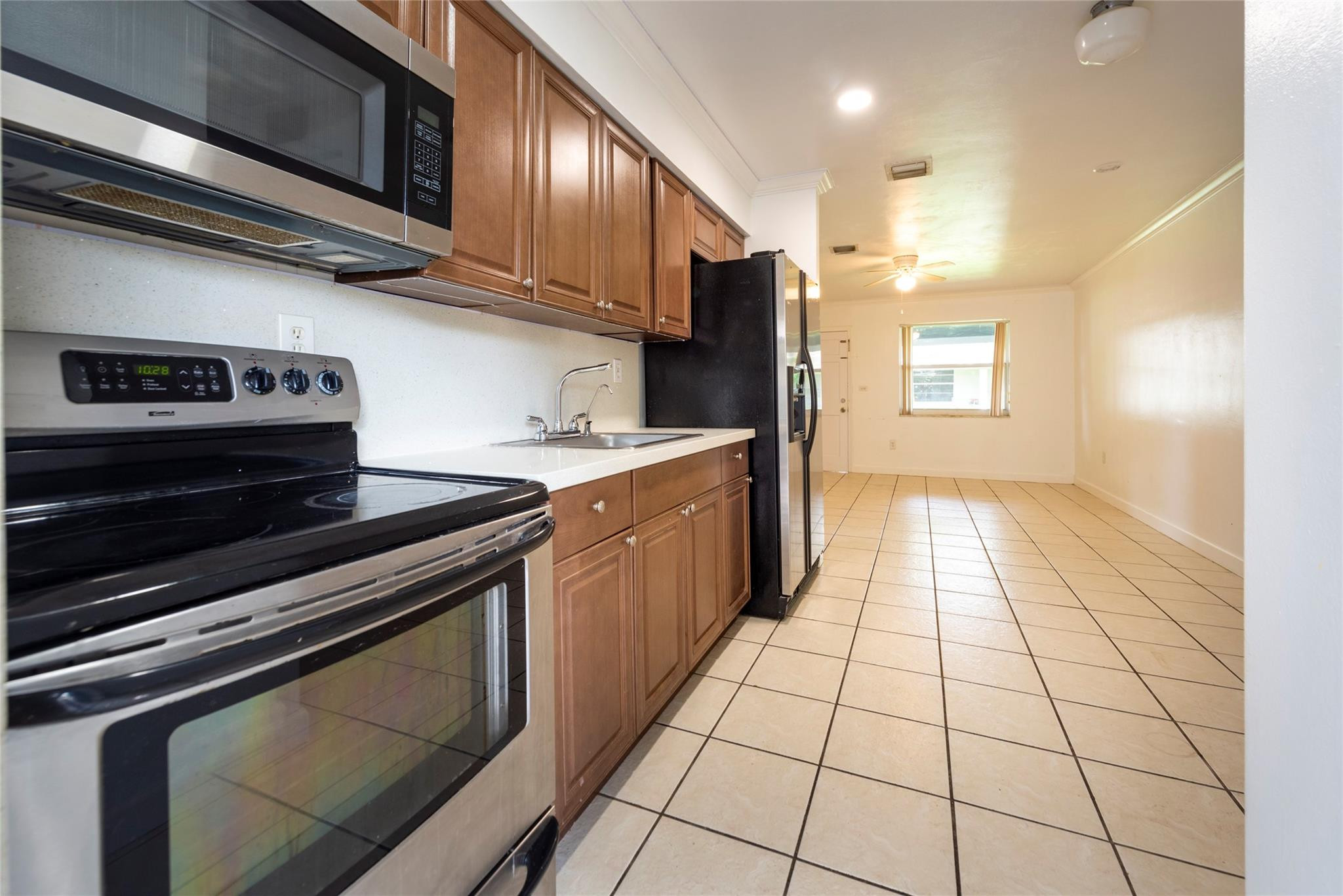 Foto de propiedad en 6170 SW 43RD Street 1-2, Davie, FL 33314 Davie con MLS# 