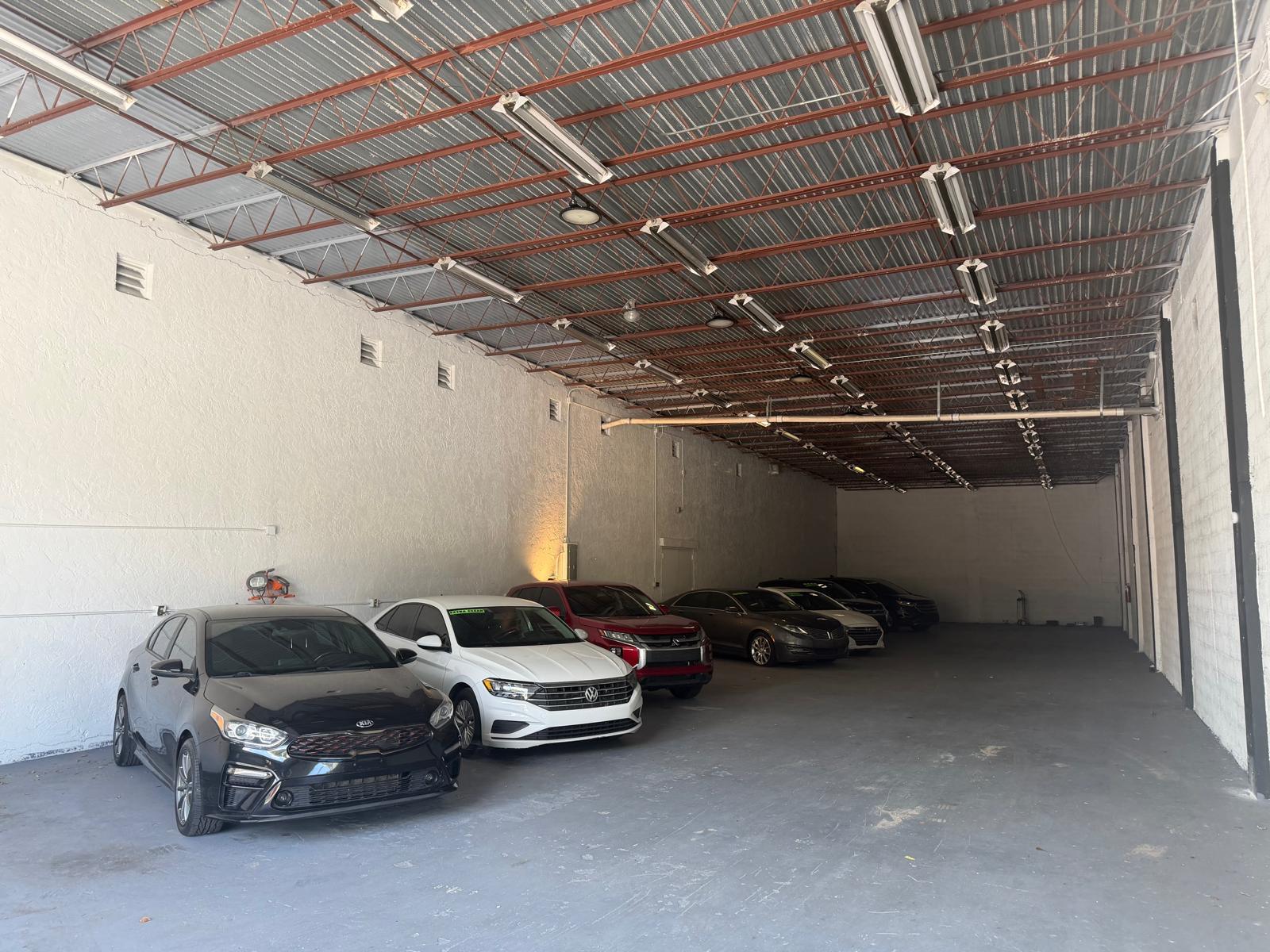 Foto de propiedad en 800 N State Rd 7 Bay#1, Plantation, FL 33317 Plantation con MLS# 