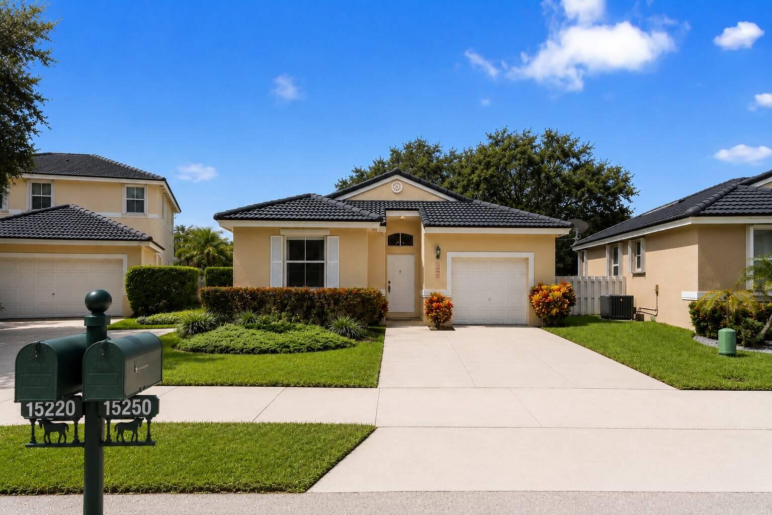 Foto de propiedad en 15250 SW 49TH Court, Davie, FL 33331 Davie con MLS# 