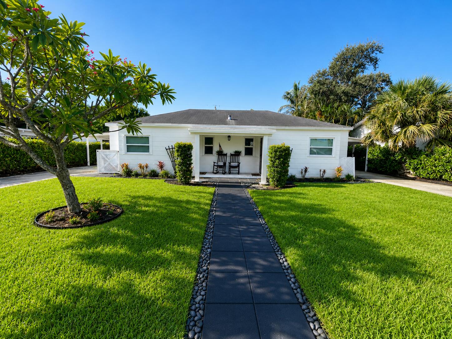 Foto de propiedad en 124 Mayfield Road, Lantana, FL 33462 Lantana con MLS# 