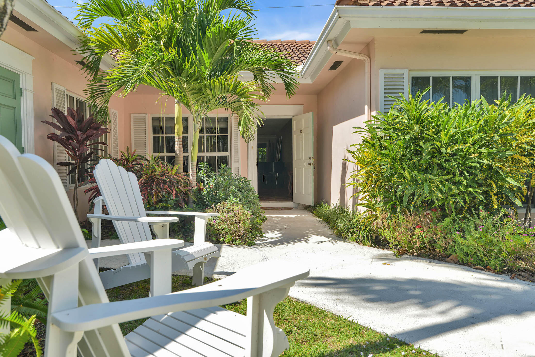 Foto de propiedad en 770 E CAMINO REAL 0040, Boca Raton, FL 33432 Boca Raton con MLS# 