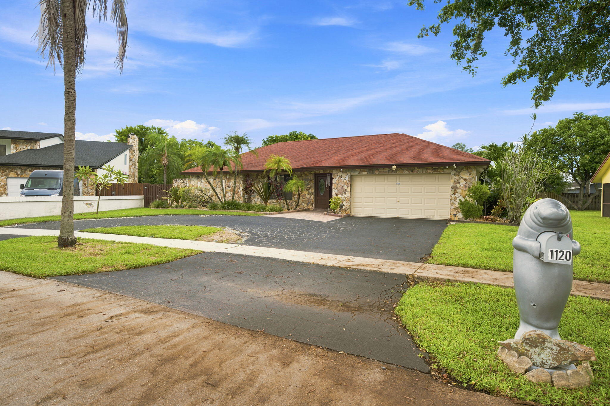 Foto de propiedad en 1120 NW 77TH Avenue, Plantation, FL 33322 Plantation con MLS# 