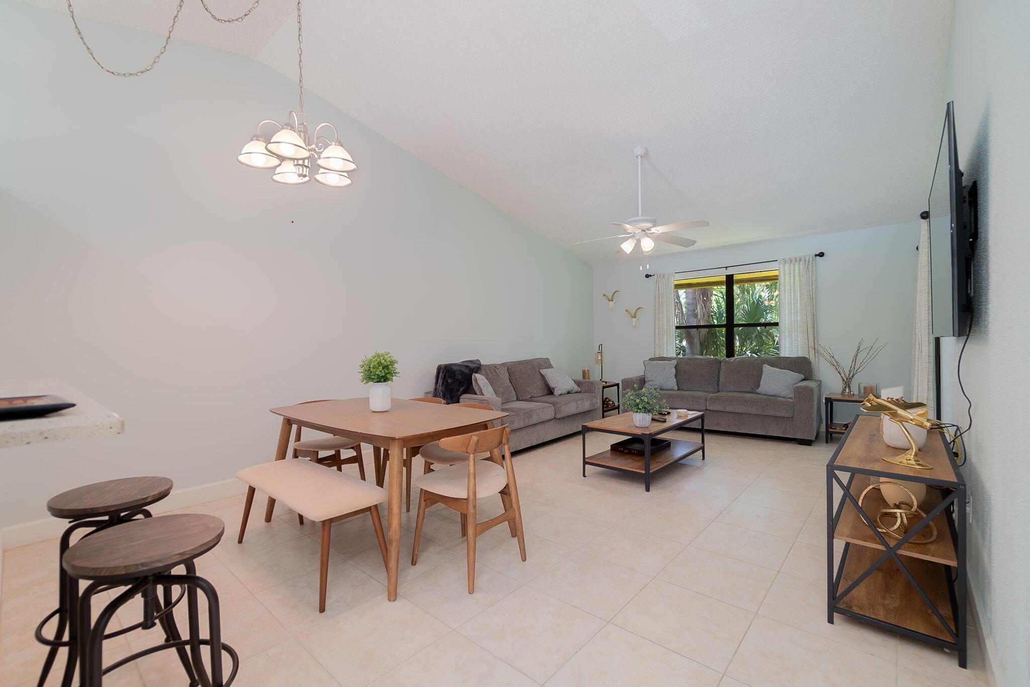 Foto de propiedad en 13095 Belhaven Court 11, Wellington, FL 33414 Wellington con MLS# 