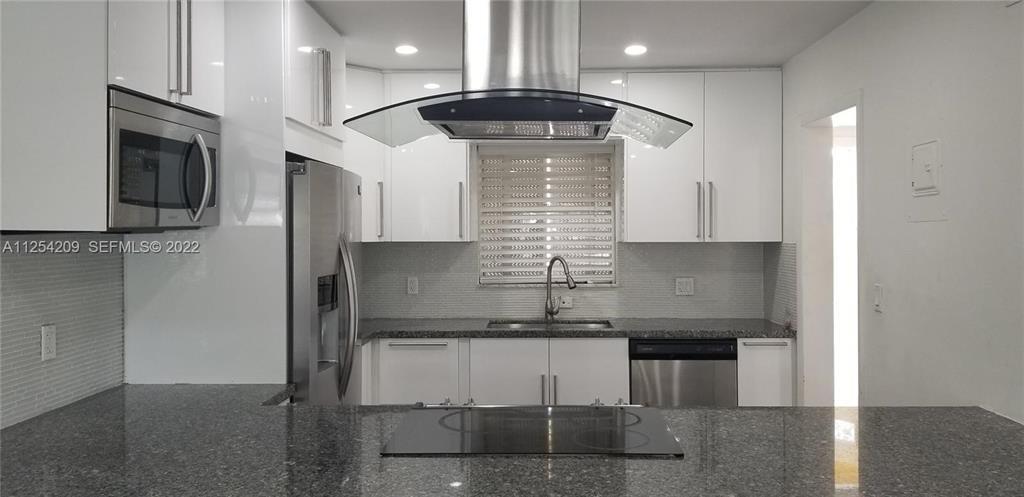 Foto de propiedad en 5170 SW 40TH Avenue 8E, Dania Beach, FL 33314 Dania Beach con MLS# 