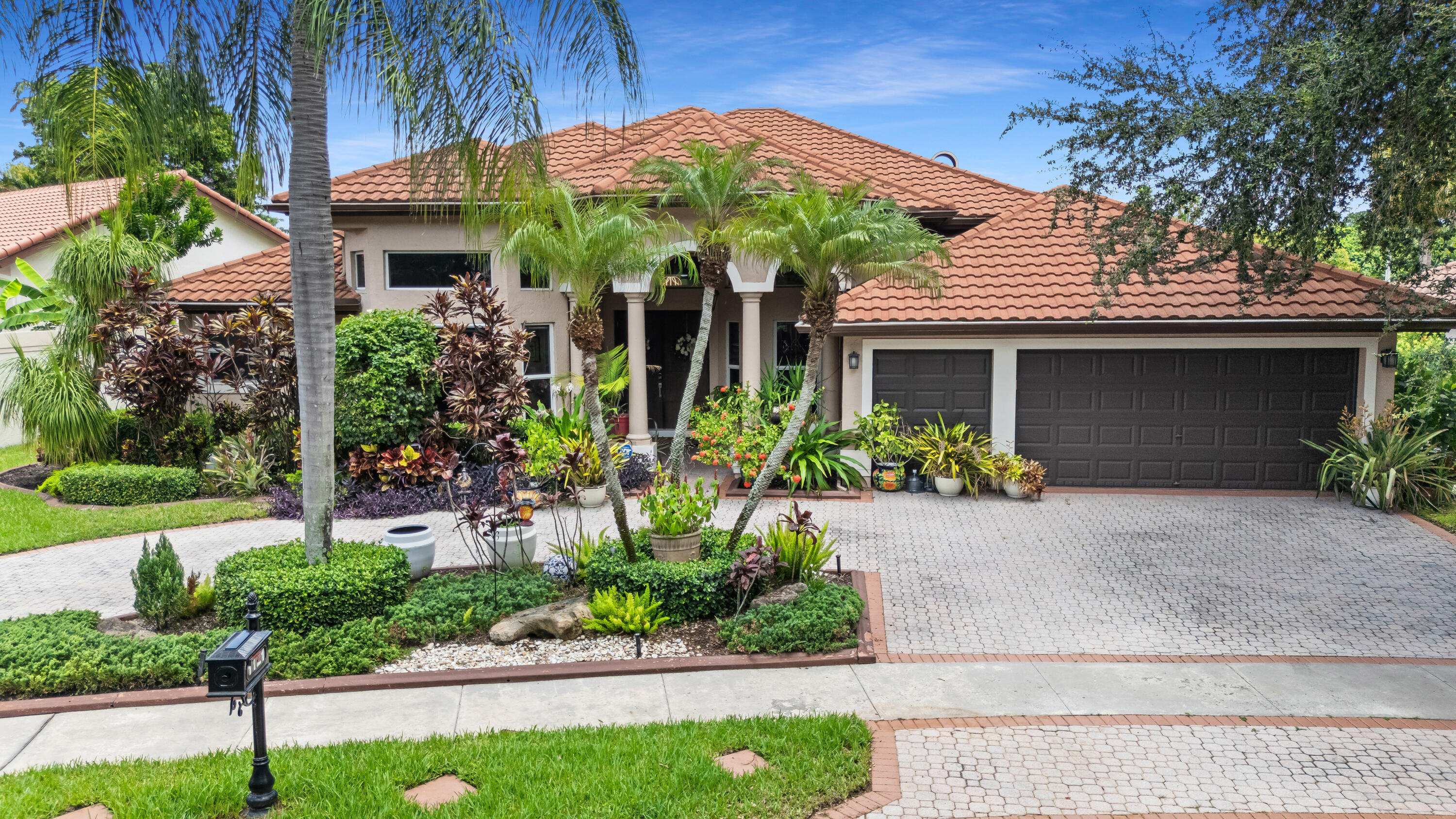 Foto de propiedad en  Pembroke Pines con MLS# 