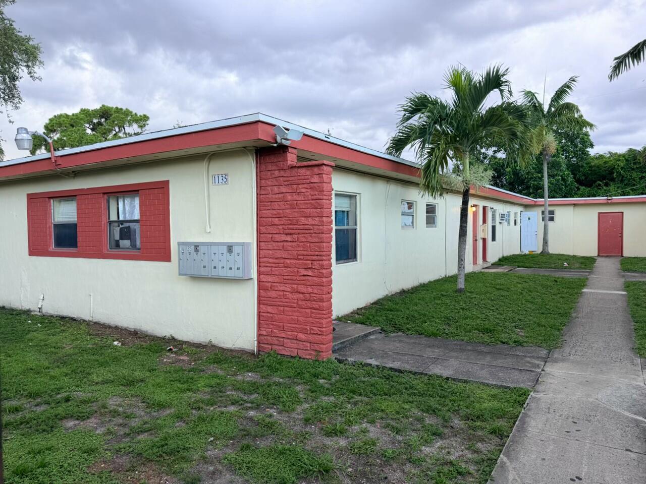 Foto de propiedad en 1135 SHARAZAD Boulevard 35, Opa-Locka, FL 33054 Opa-Locka con MLS# 