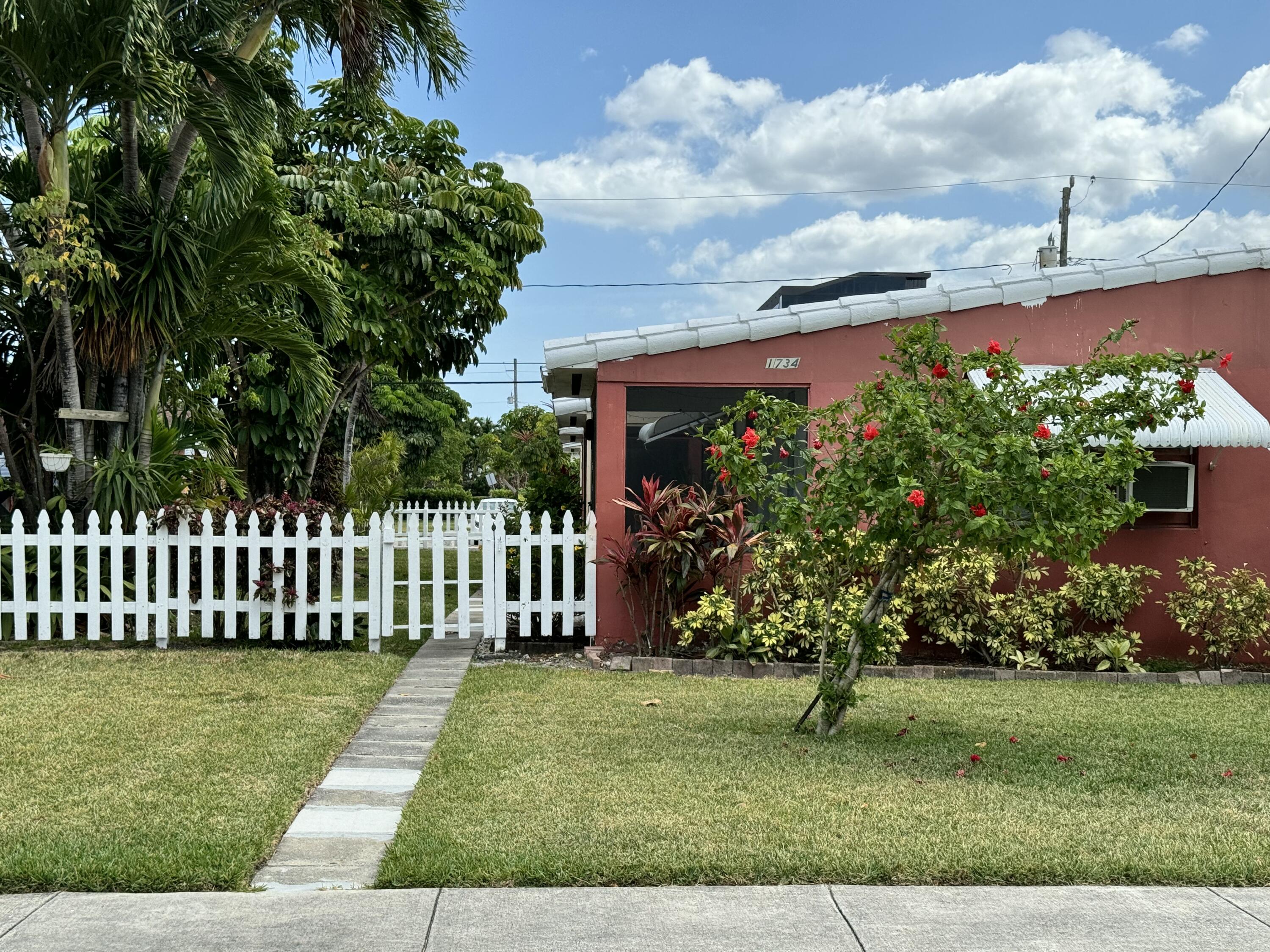 Foto de propiedad en 1734 Fletcher Street, Hollywood, FL 33020 Hollywood con MLS# 