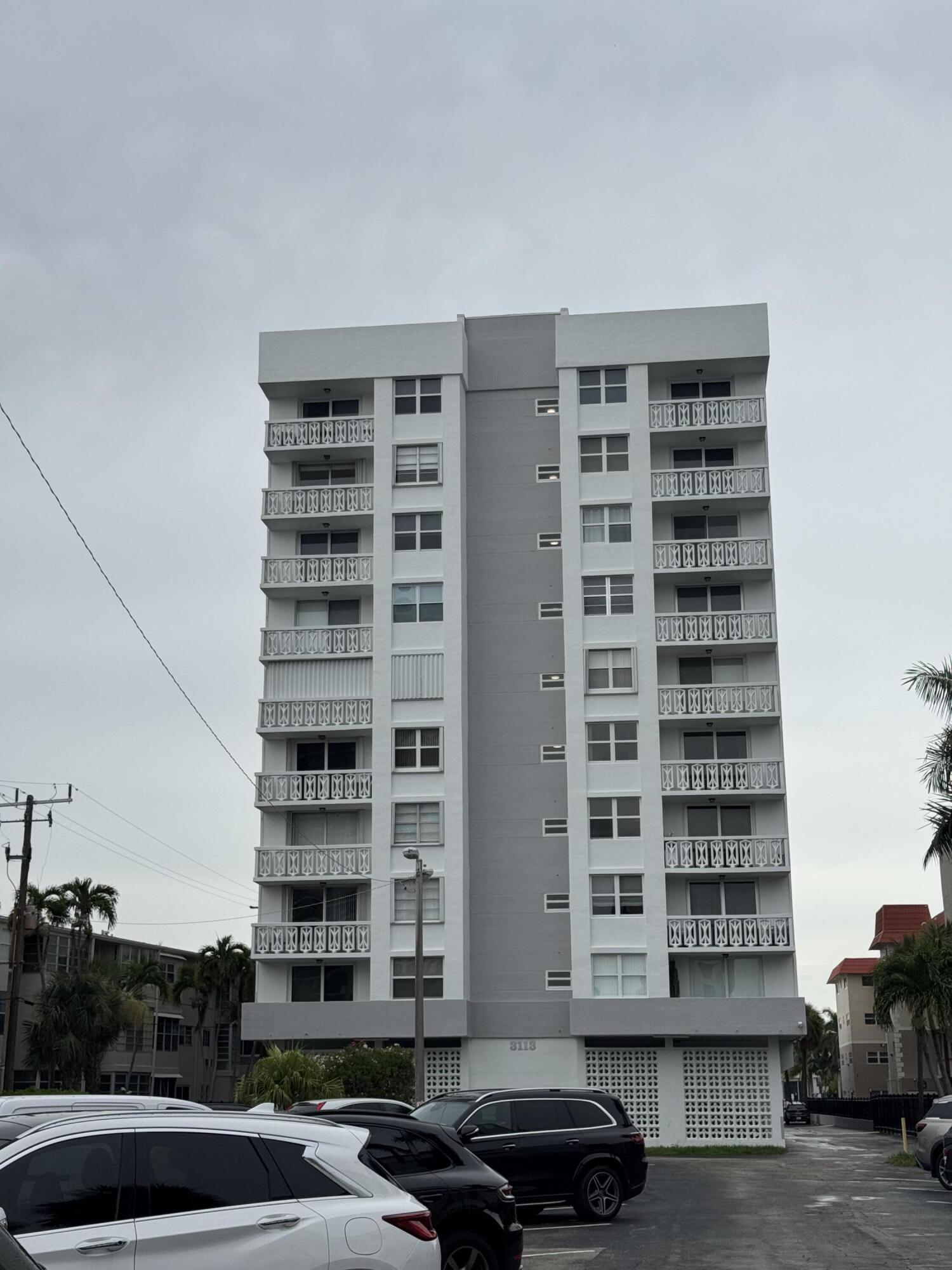 Foto de propiedad en 3113 S OCEAN Drive 209, Hallandale Beach, FL 33009 Hallandale Beach con MLS# 