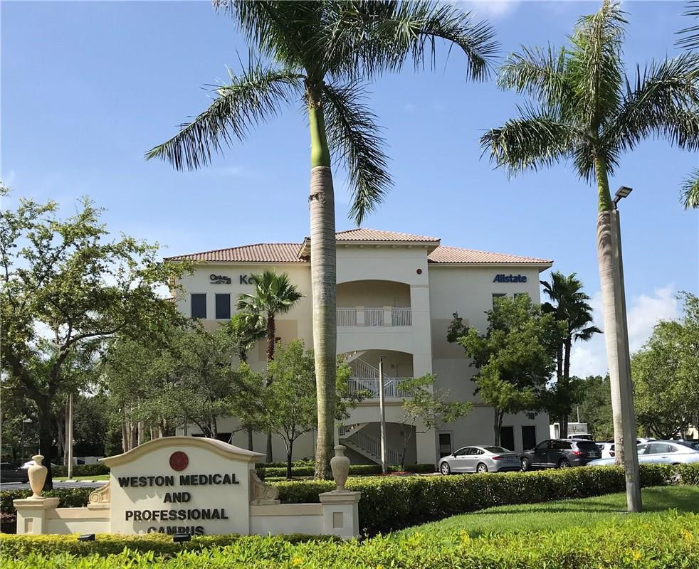 Foto de propiedad en 2893 Executive Park Drive 121, Weston, FL 33326 Weston con MLS# 