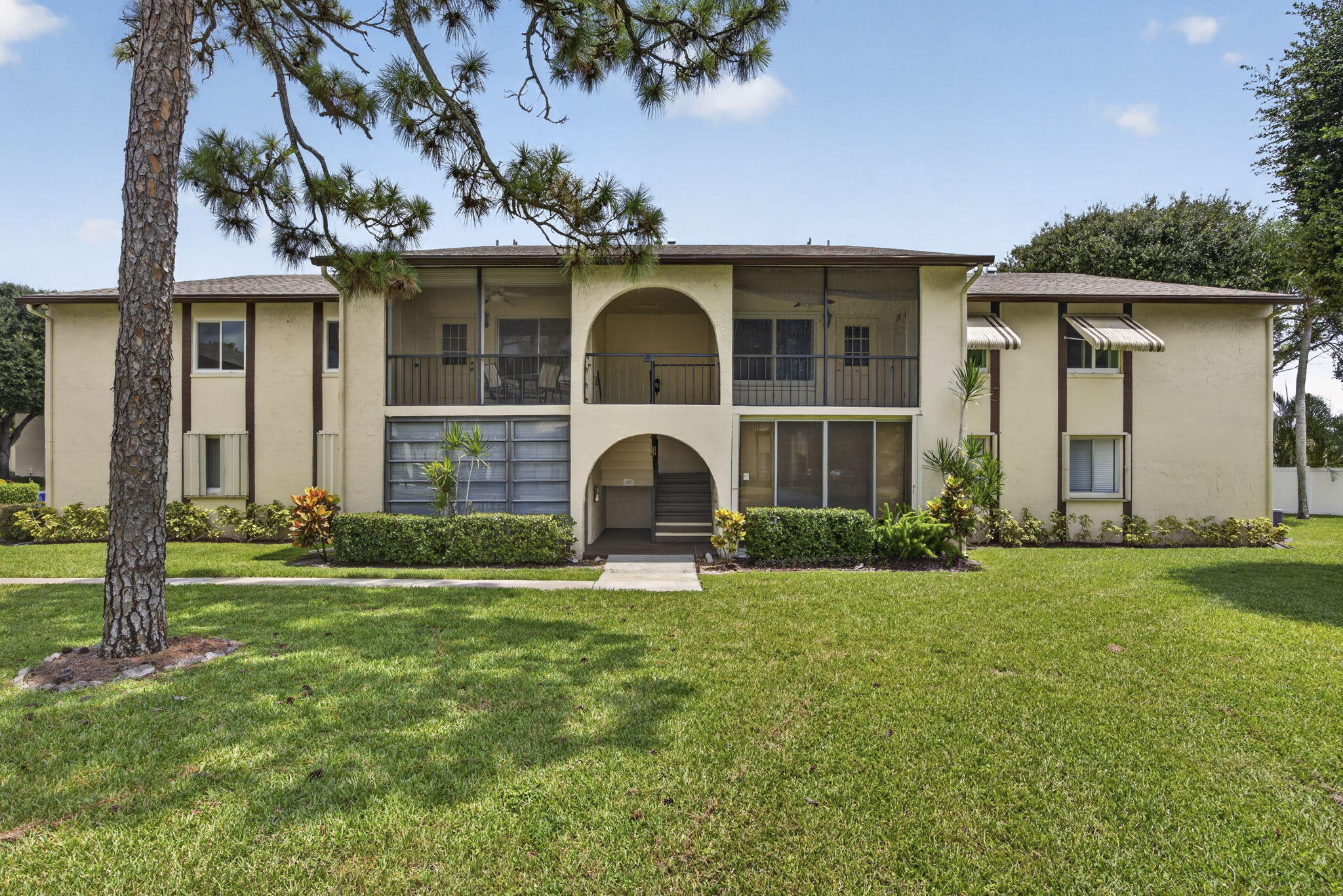 Foto de propiedad en 3625 LA AIRES Court C-1, Greenacres, FL 33463 Greenacres con MLS# 