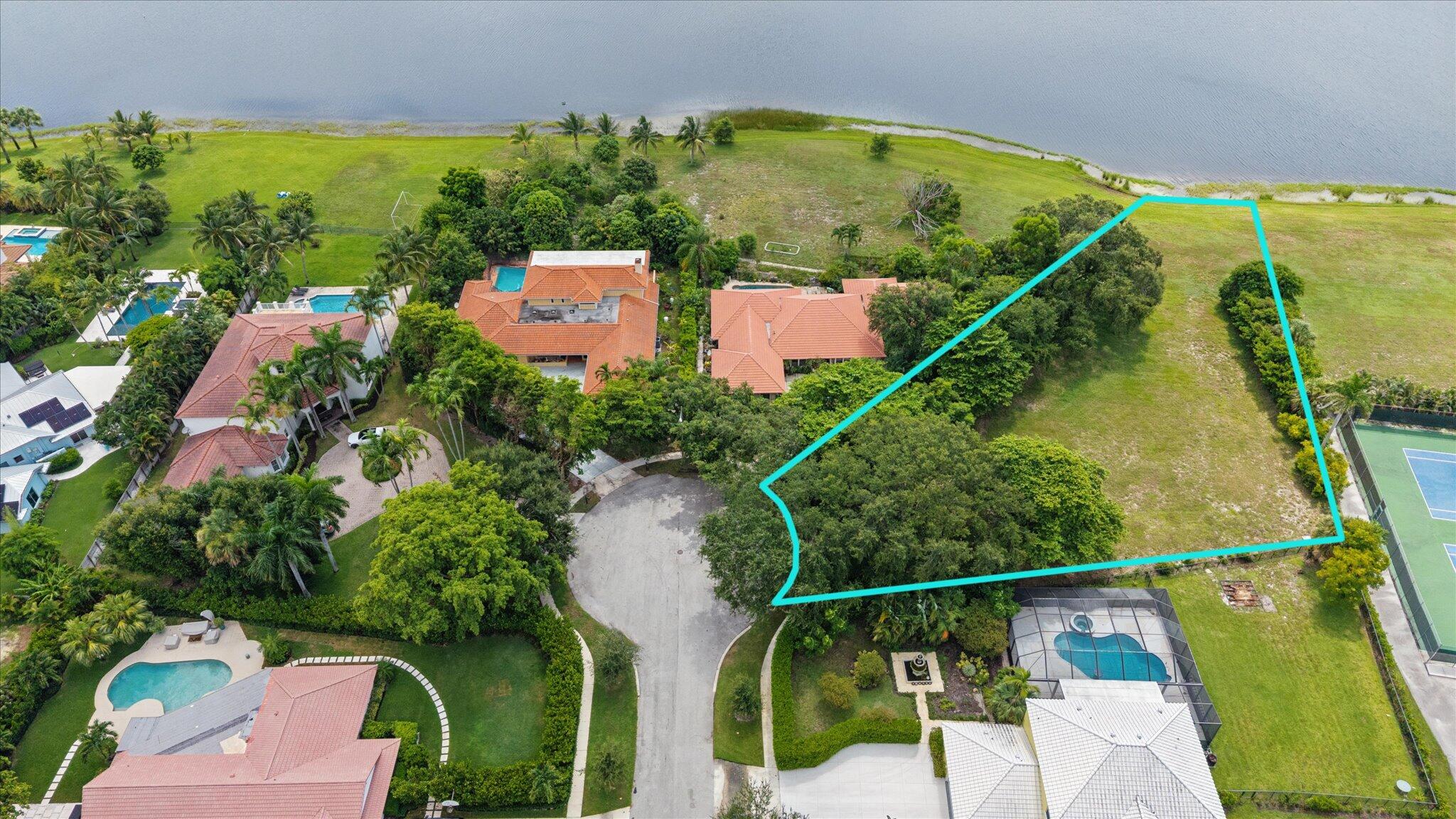 Foto de propiedad en 10 Sunningdale Circle, West Palm Beach, FL 33401 West Palm Beach con MLS# 