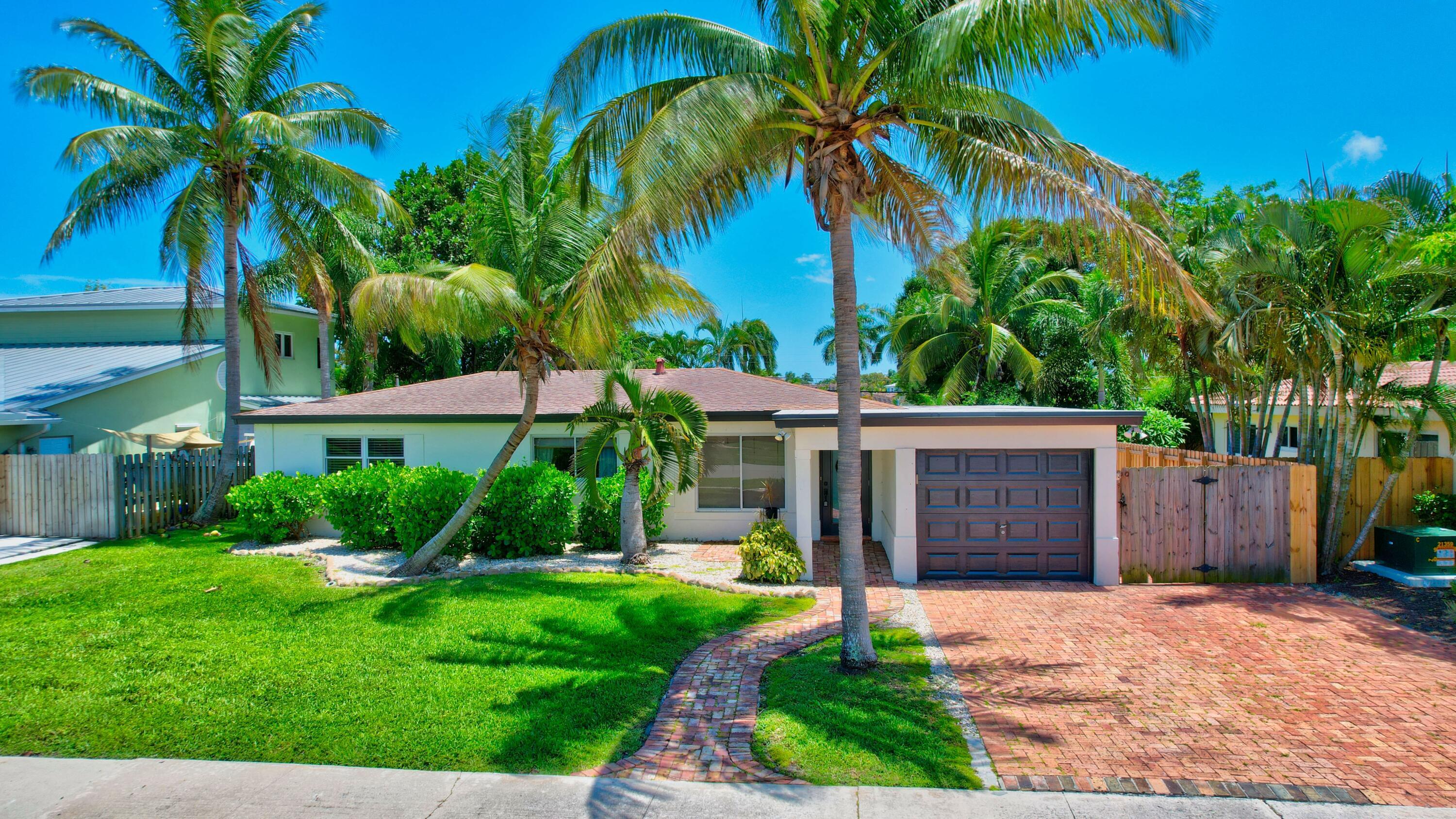 Foto de propiedad en 334 NE 28th Road, Boca Raton, FL 33431 Boca Raton con MLS# 