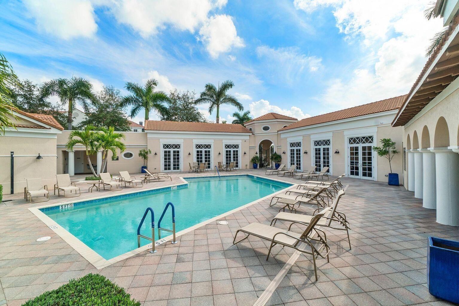 Foto de propiedad en 8332 NW 7TH Court, Boca Raton, FL 33487 Boca Raton con MLS# 