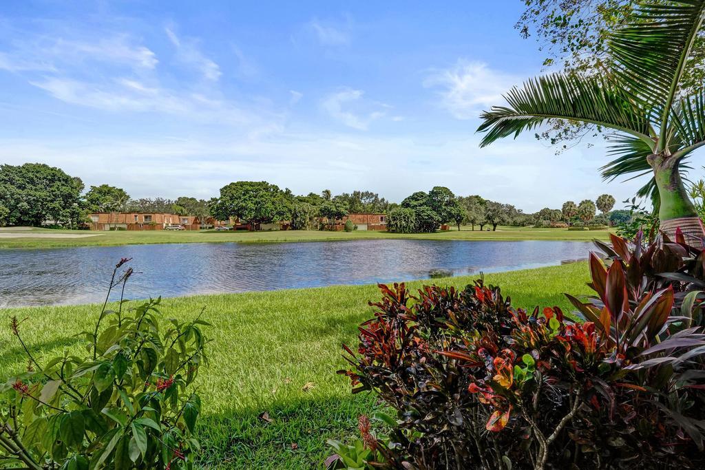 Foto de propiedad en 2210 SW 92ND Terrace 2702, Davie, FL 33324 Davie con MLS# 