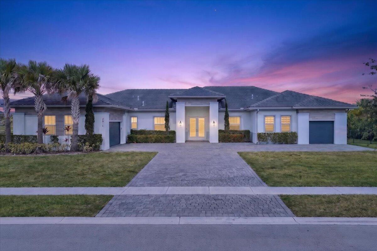 Foto de propiedad en 2010 MEADOWS Drive, Davie, FL 33324 Davie con MLS# 