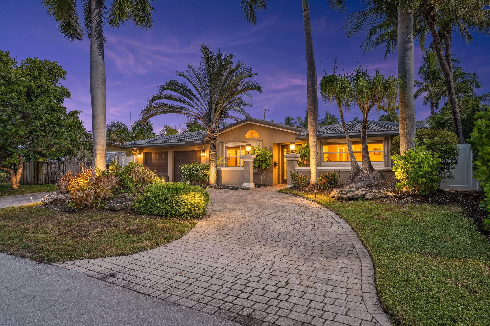 Foto de propiedad en 2729 NE 30TH Street, Lighthouse Point, FL 33064 Lighthouse Point con MLS# 