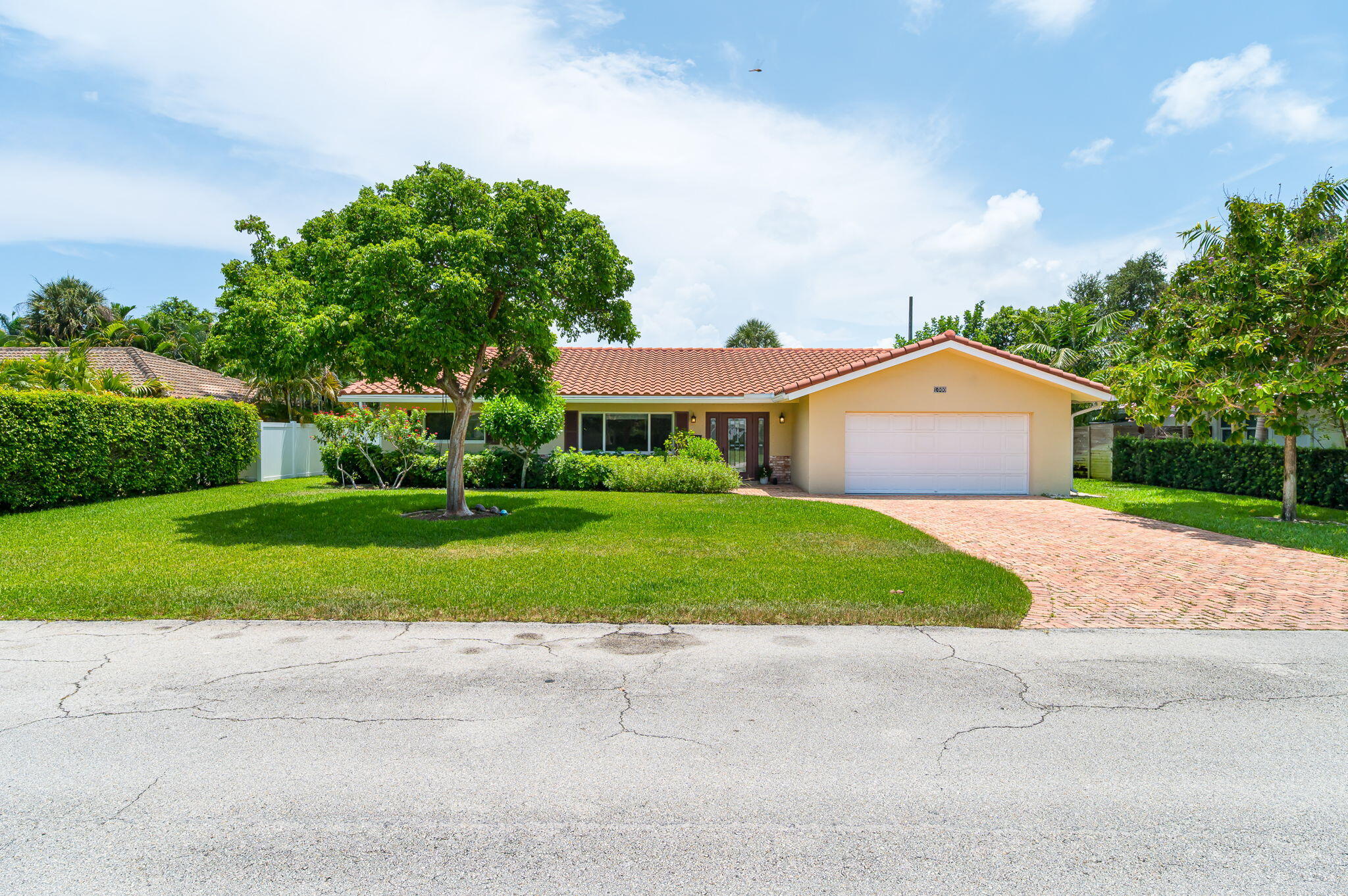 Foto de propiedad en 1000 NW 5TH Street, Boca Raton, FL 33486 Boca Raton con MLS# 