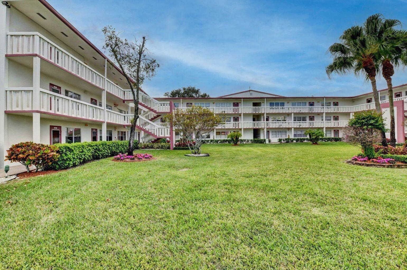 Foto de propiedad en 571 Fanshaw N, Boca Raton, FL 33434 Boca Raton con MLS# 