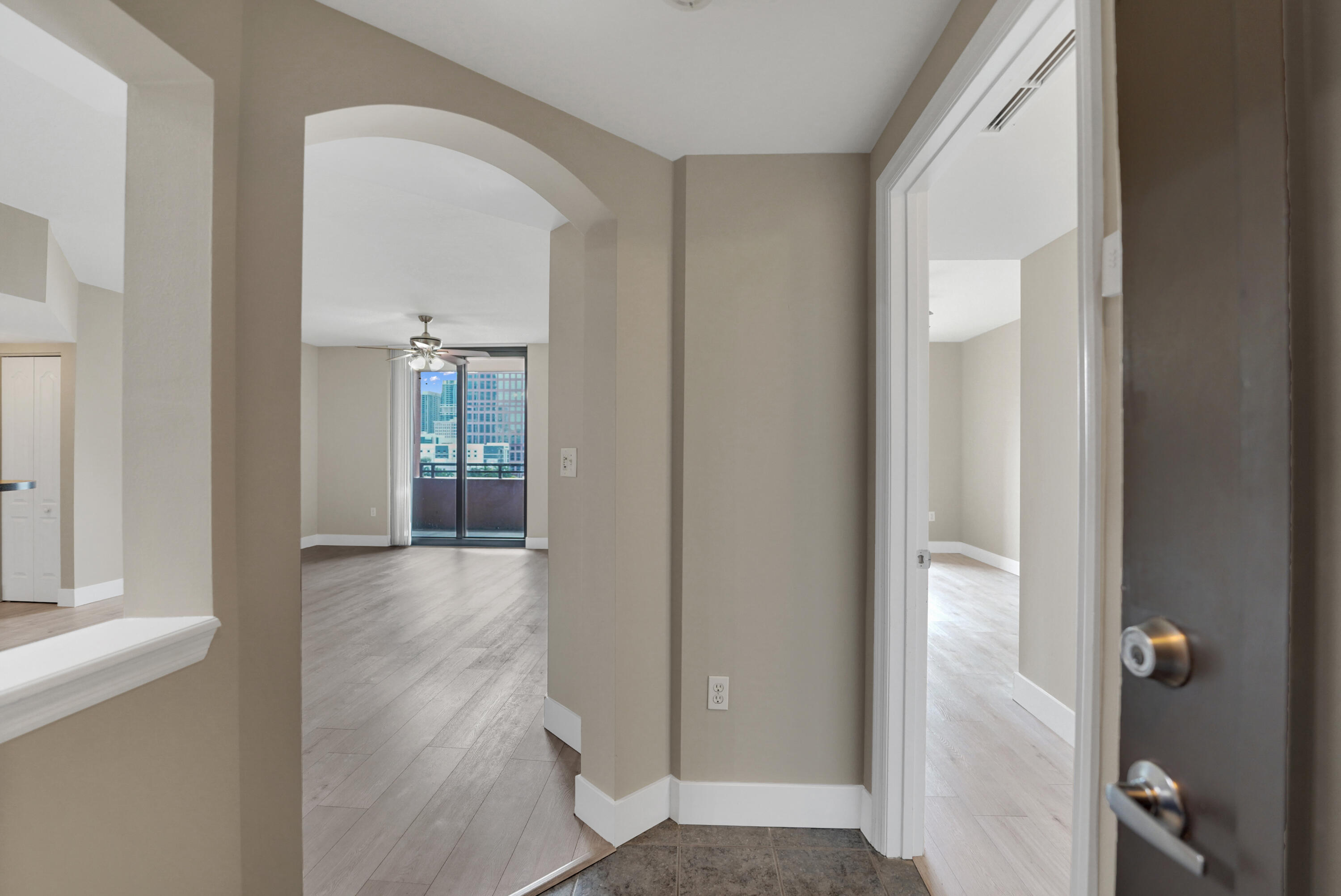 Foto de propiedad en 110 N FEDERAL Highway 815, Fort Lauderdale, FL 33301 Fort Lauderdale con MLS# 