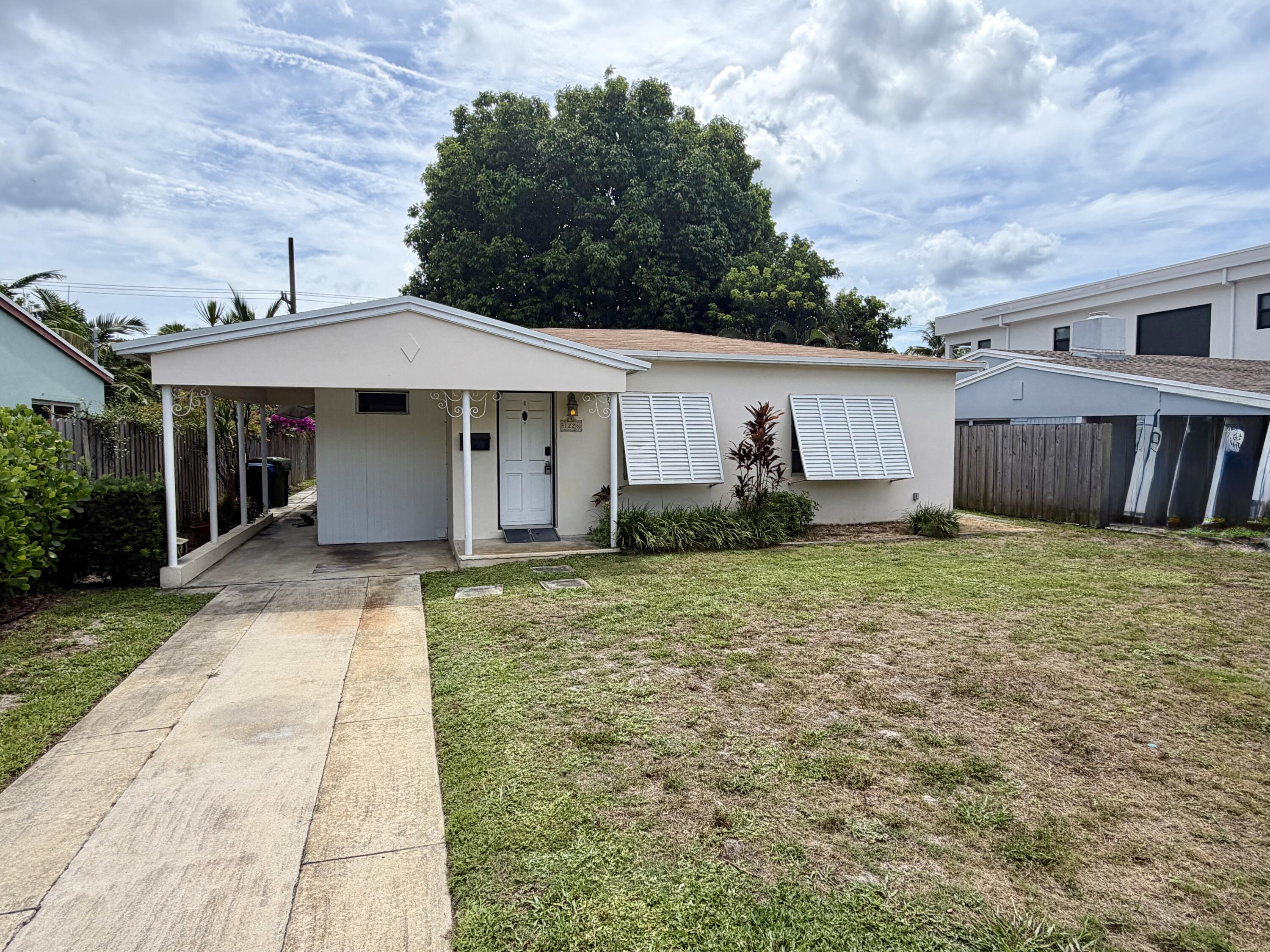 Foto de propiedad en 1228 NE 13TH Avenue, Fort Lauderdale, FL 33304 Fort Lauderdale con MLS# 
