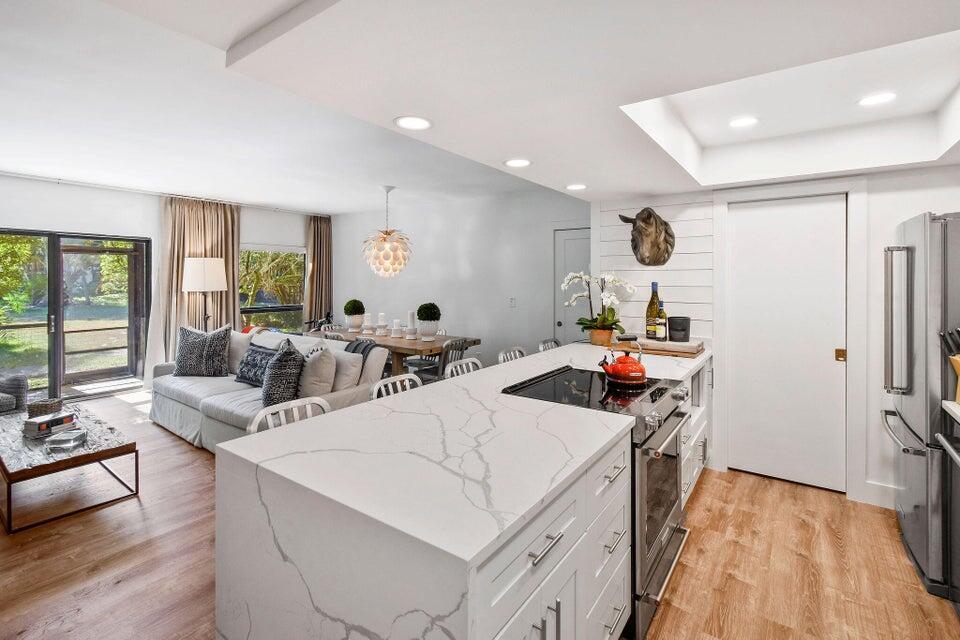 Foto de propiedad en 13334 Polo Club Road 230, Wellington, FL 33414 Wellington con MLS# 