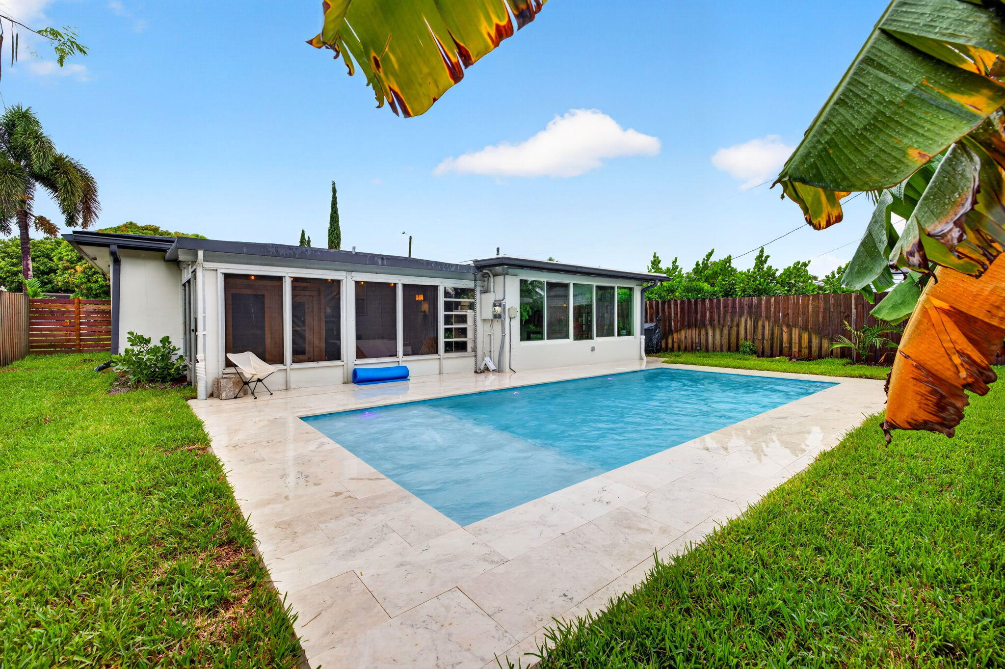 Foto de propiedad en 4670 NE 4TH Avenue, Oakland Park, FL 33334 Oakland Park con MLS# 